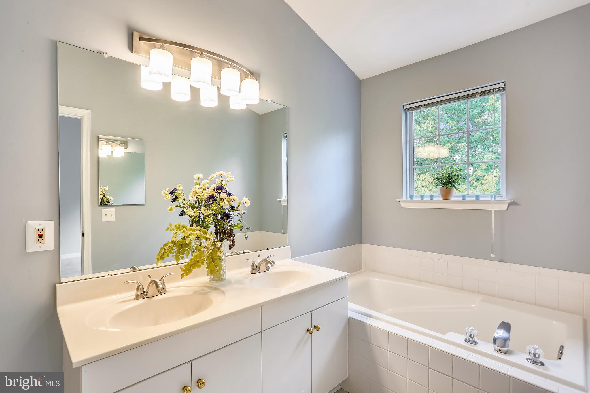 RIDGEFIELD - Residential