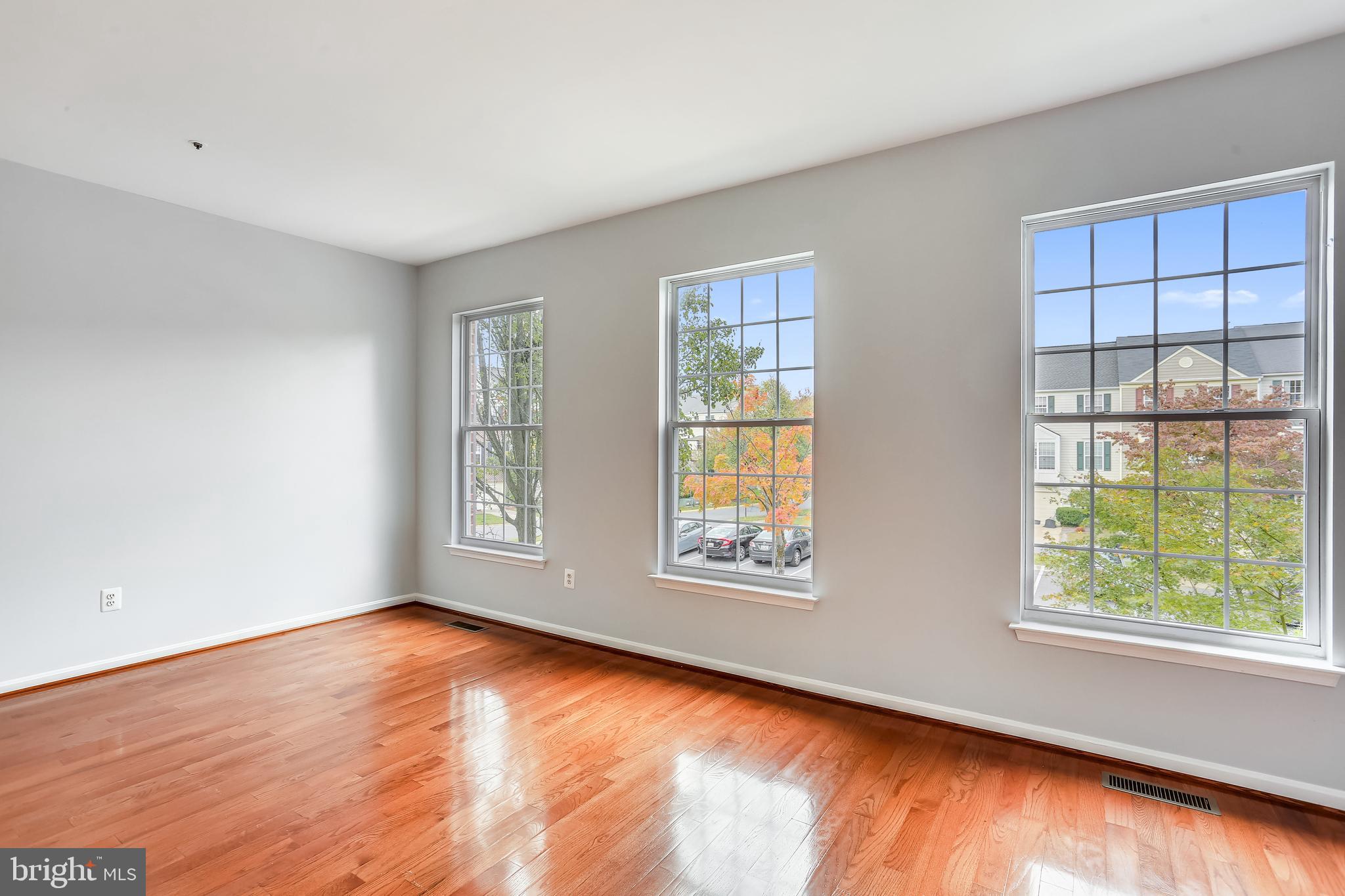 RIDGEFIELD - Residential