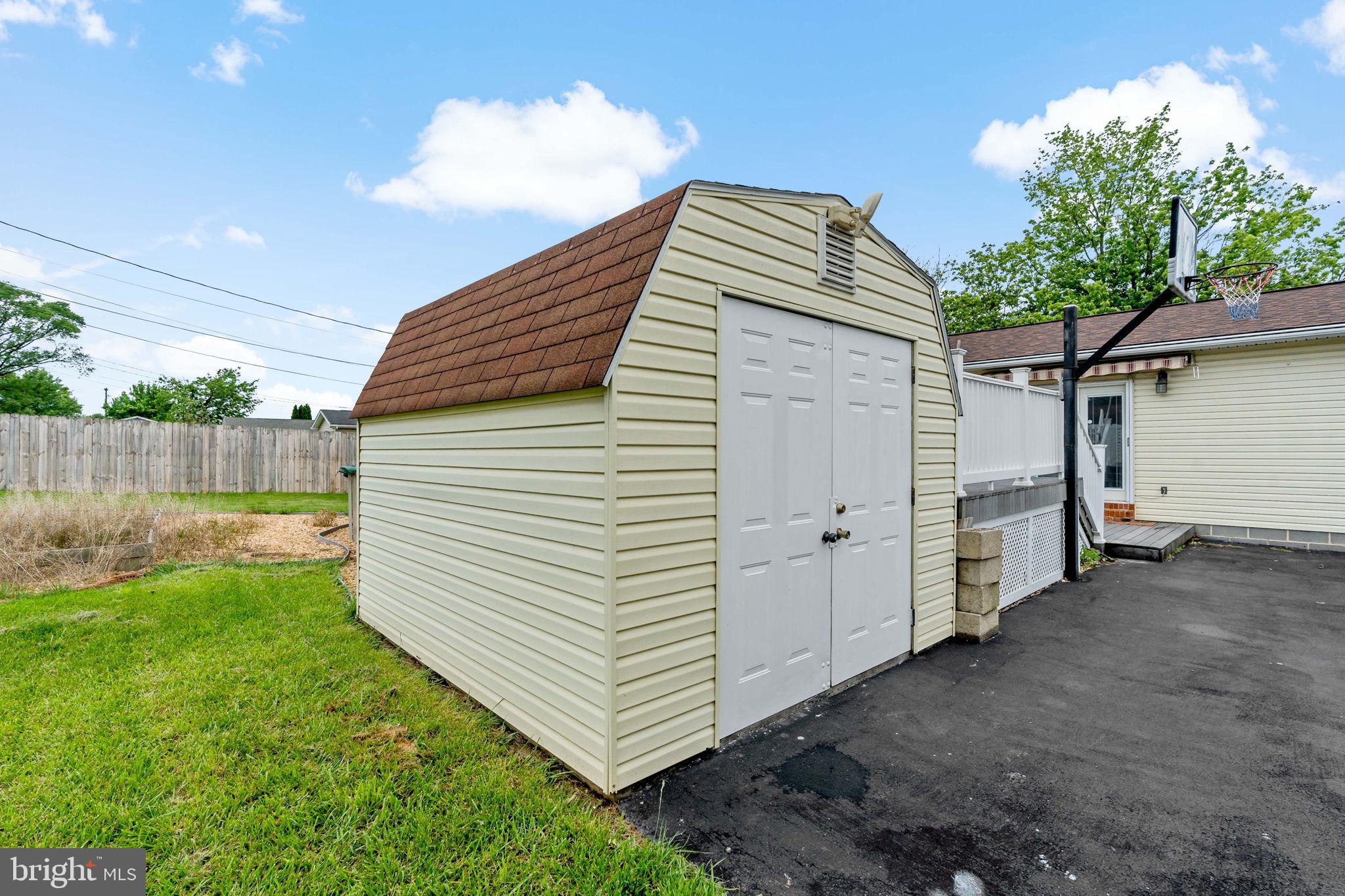 SKY-LIN PARK - Residential