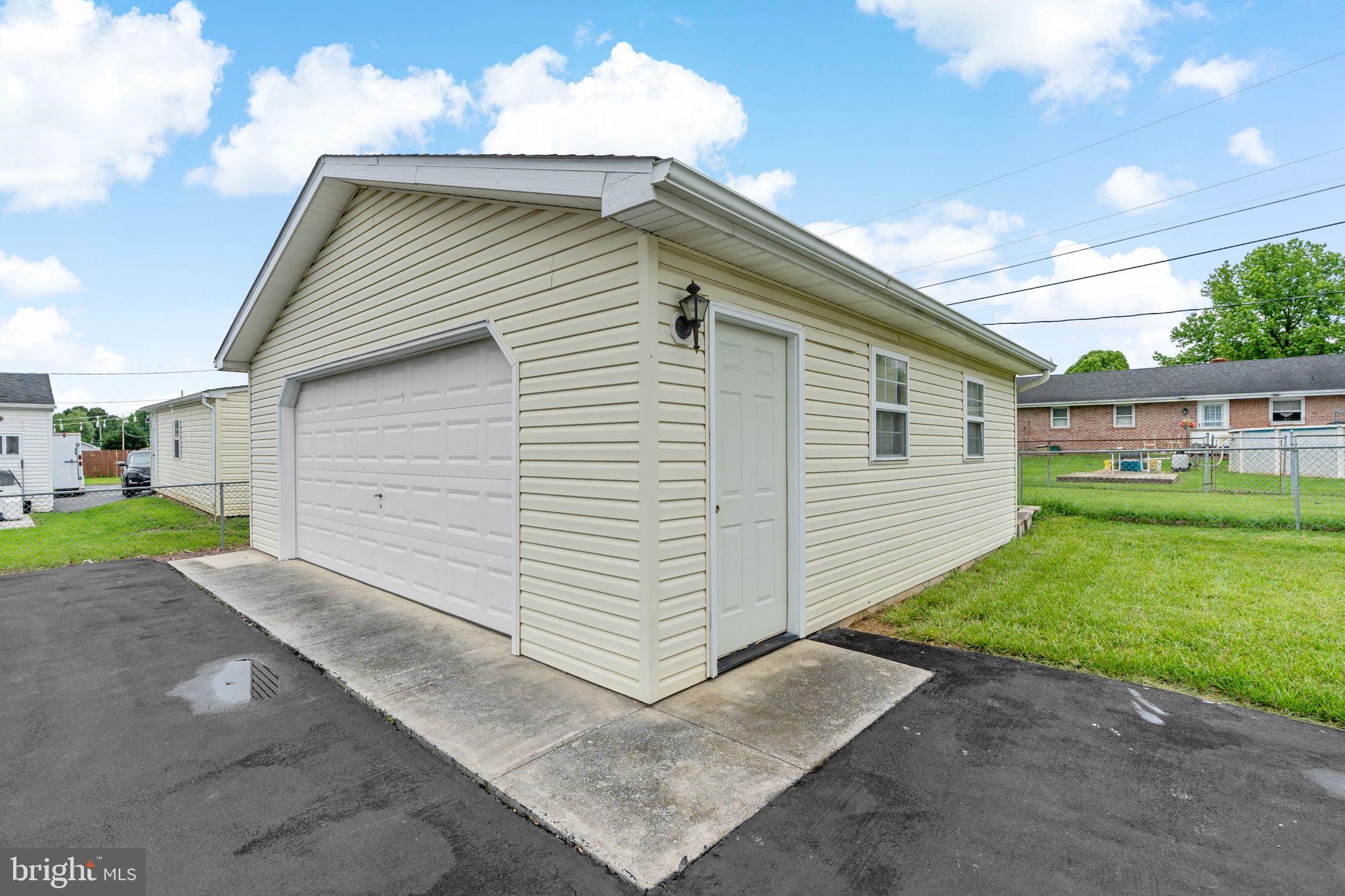 SKY-LIN PARK - Residential