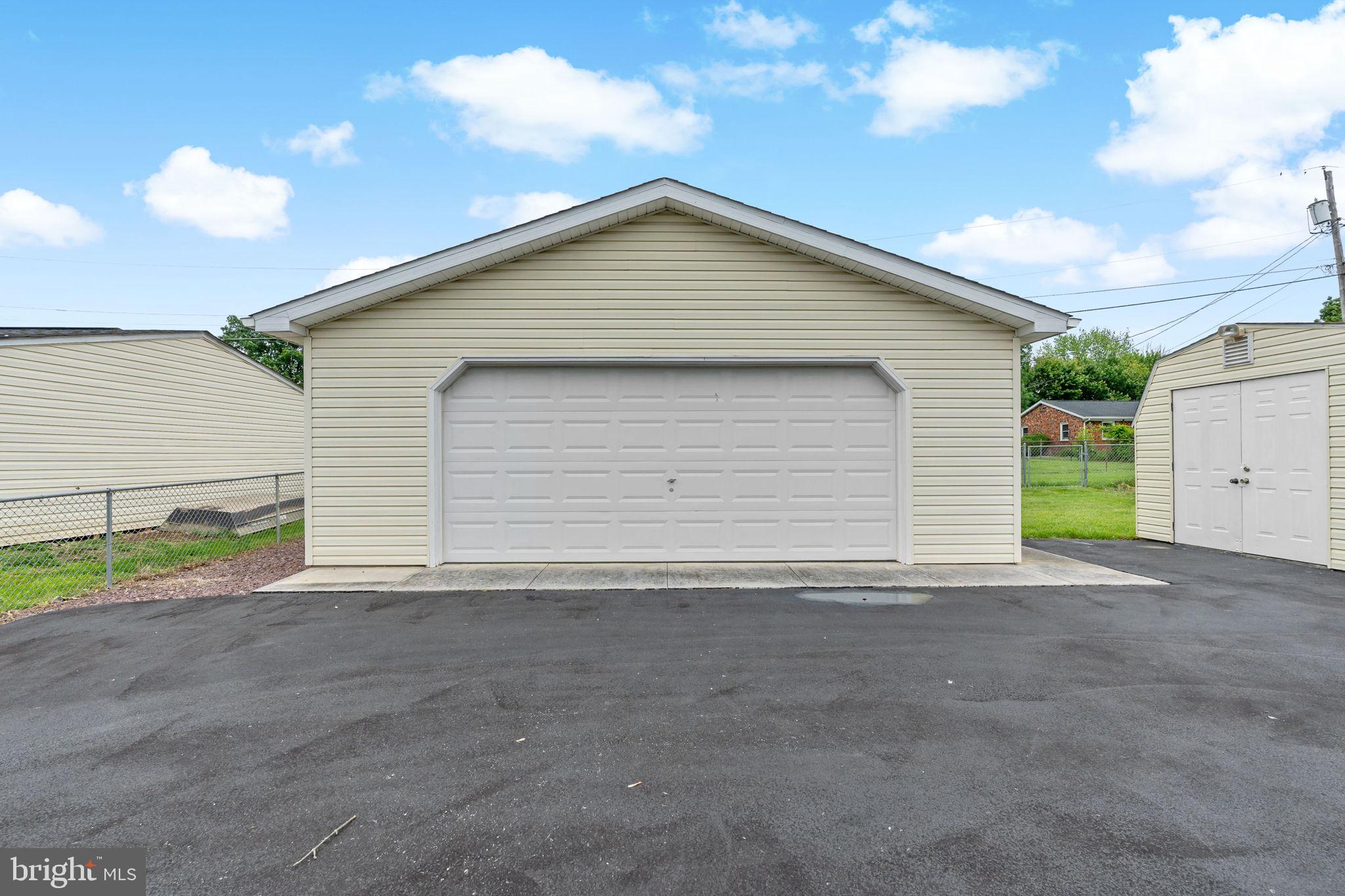 SKY-LIN PARK - Residential