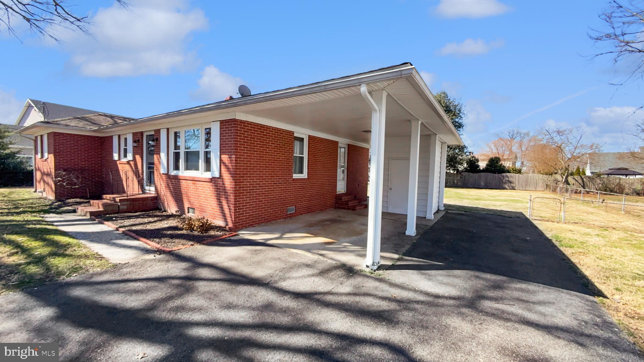 ALGONQUIN - Residential