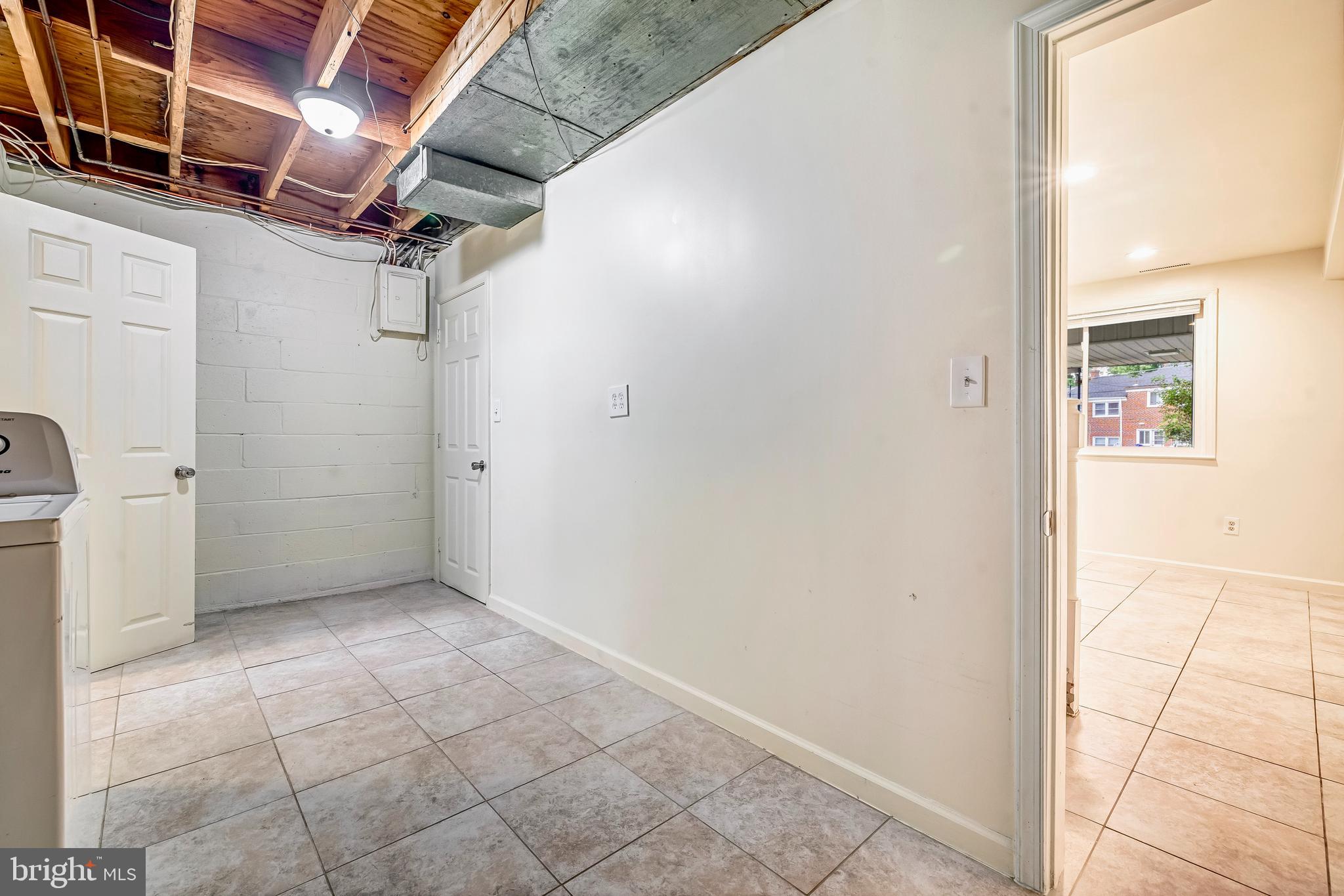 HILLENDALE - Residential Lease