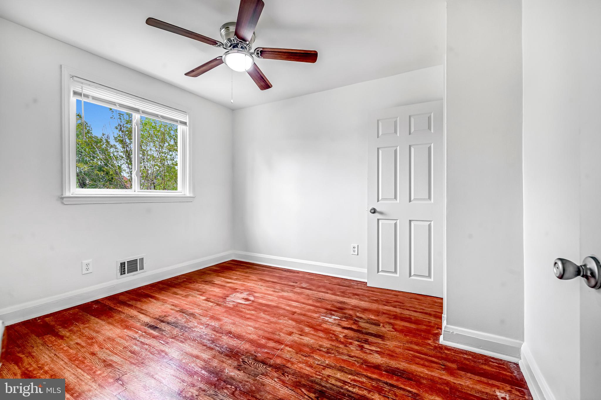 HILLENDALE - Residential Lease