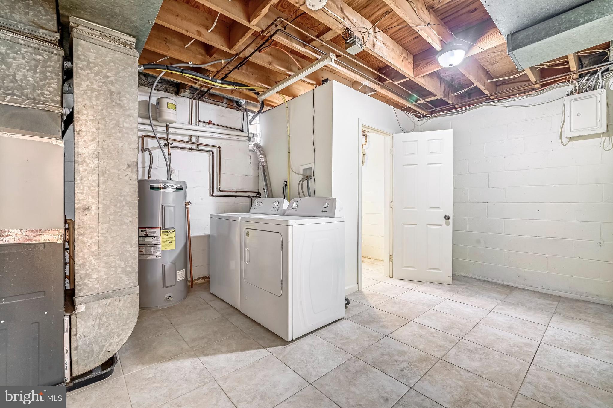 HILLENDALE - Residential Lease