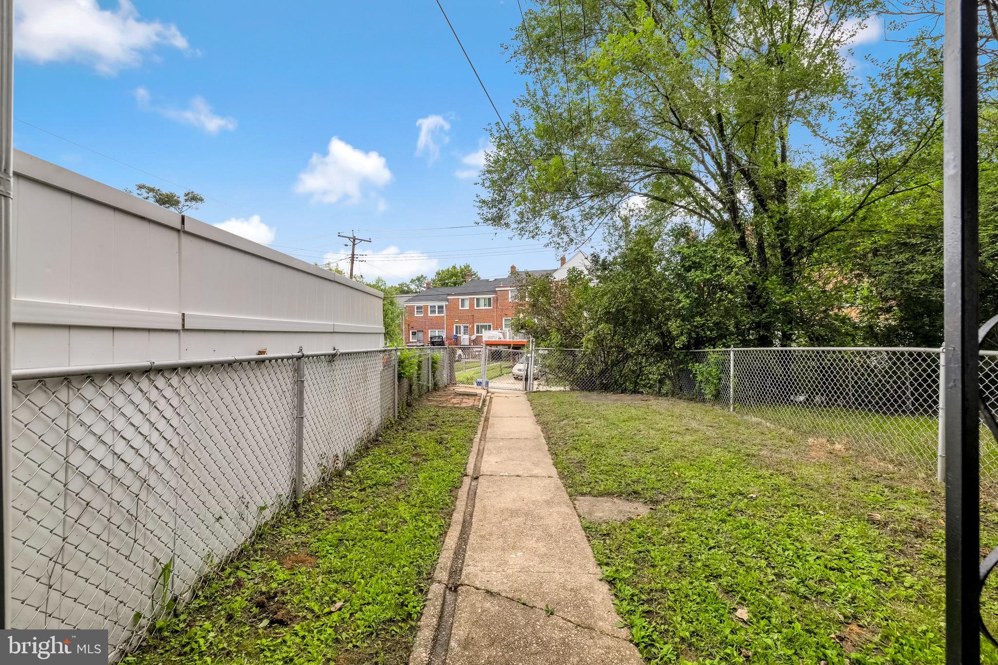 HILLENDALE - Residential Lease