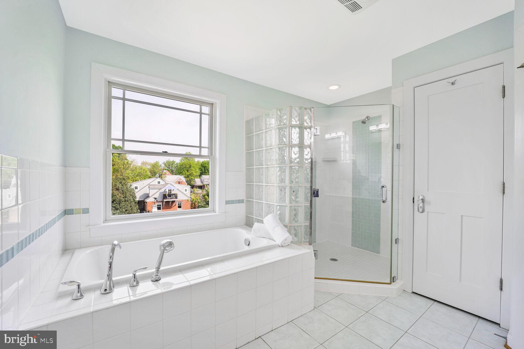 ALCOVA HEIGHTS - Residential