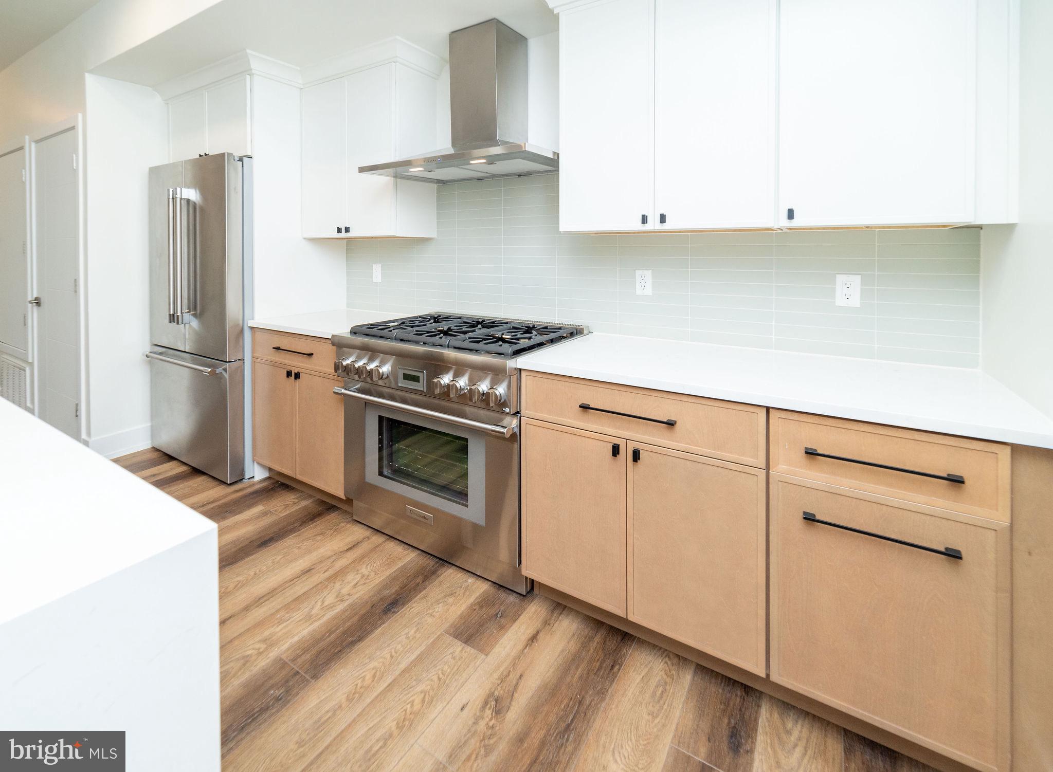 19 LINCOLN COURT 103