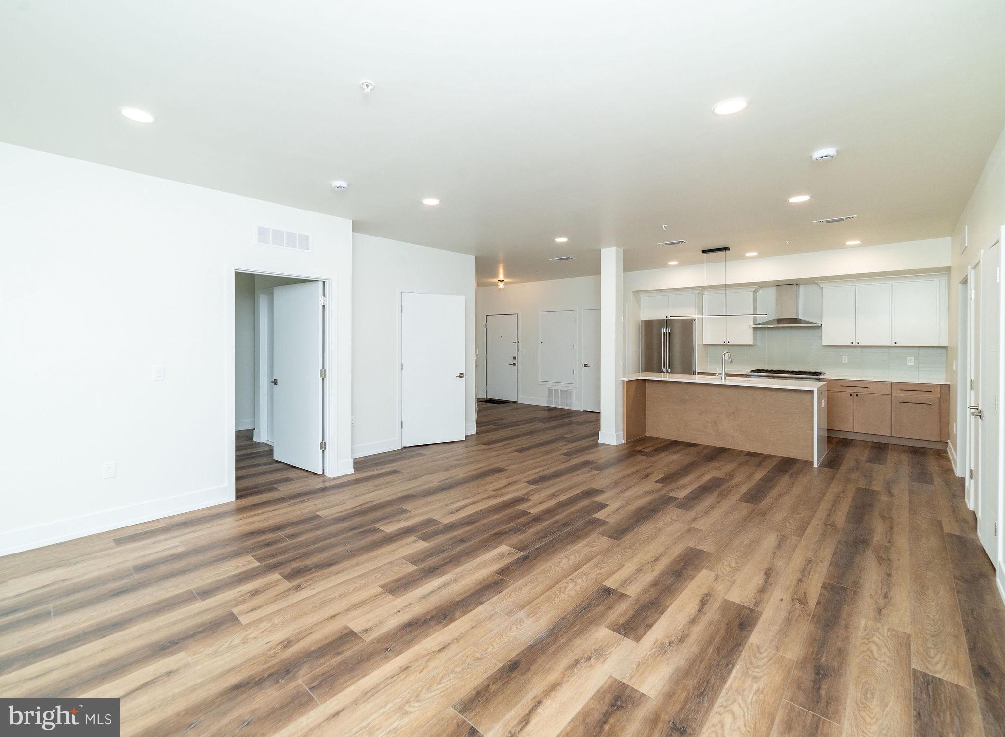 19 LINCOLN COURT 103