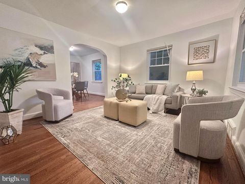 Photo of 2316 Washington Boulevard, ARLINGTON, VA 22201 (MLS # VAAR2073812)