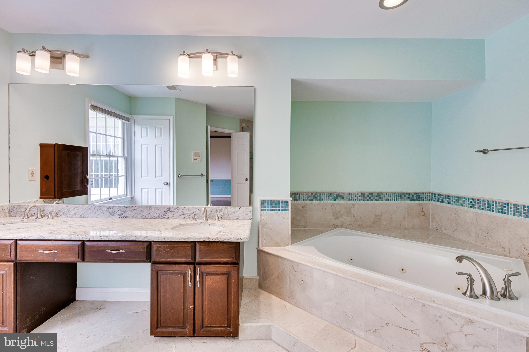 HAMPTON FOREST - Residential