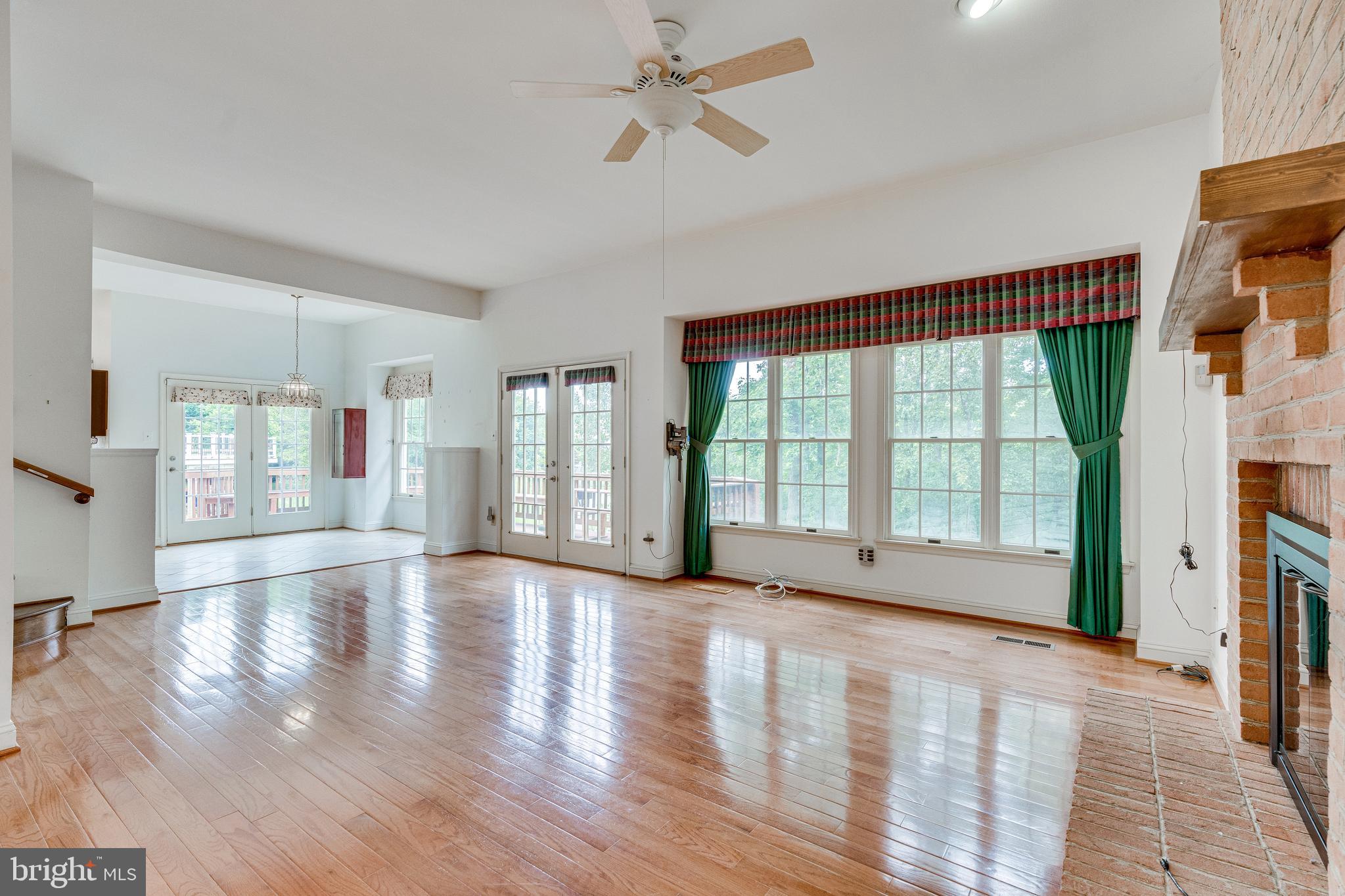 HAMPTON FOREST - Residential