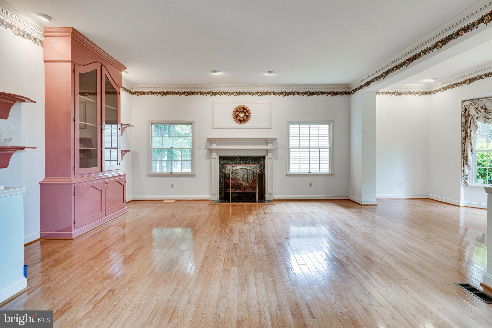 HAMPTON FOREST - Residential