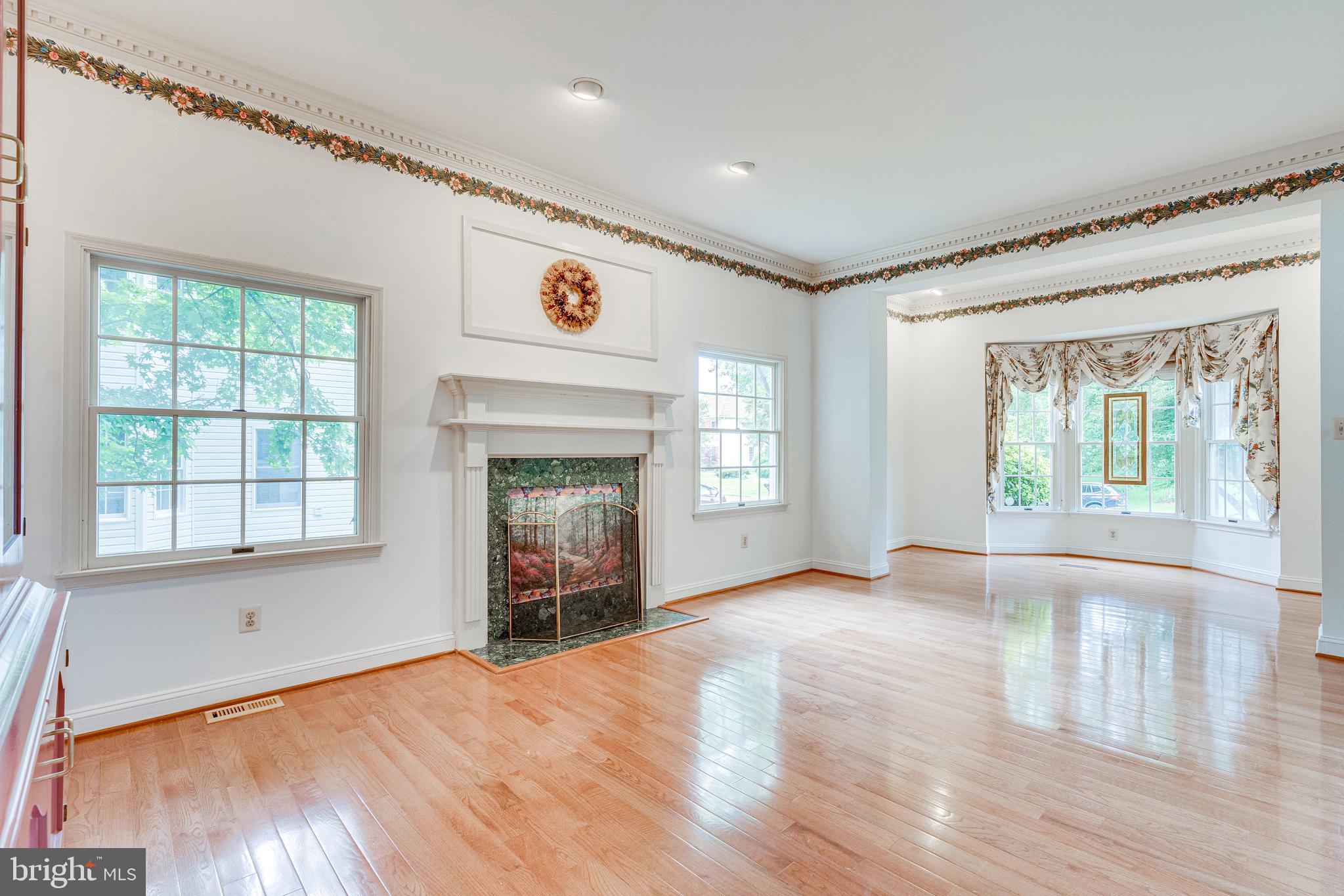 HAMPTON FOREST - Residential