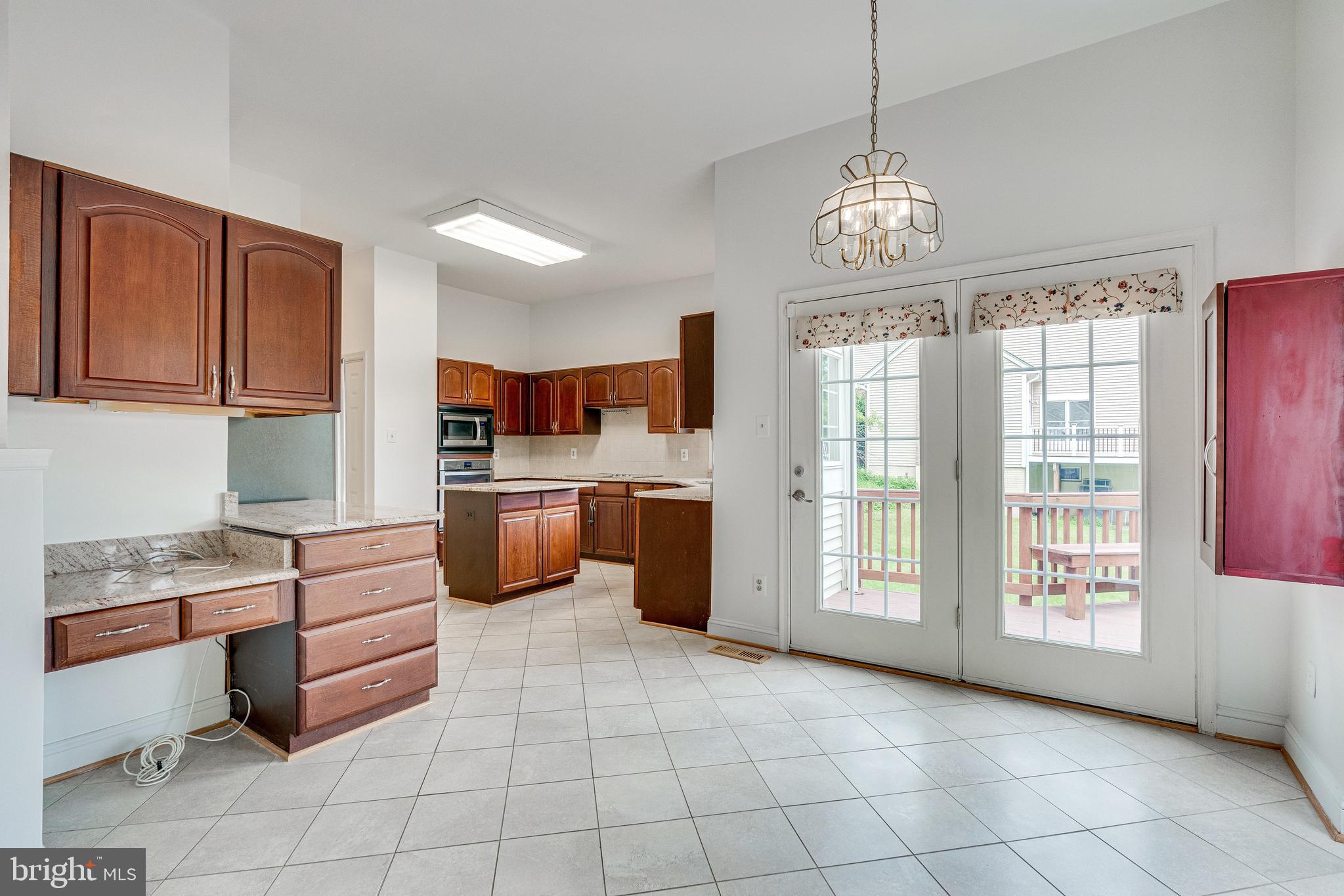 HAMPTON FOREST - Residential