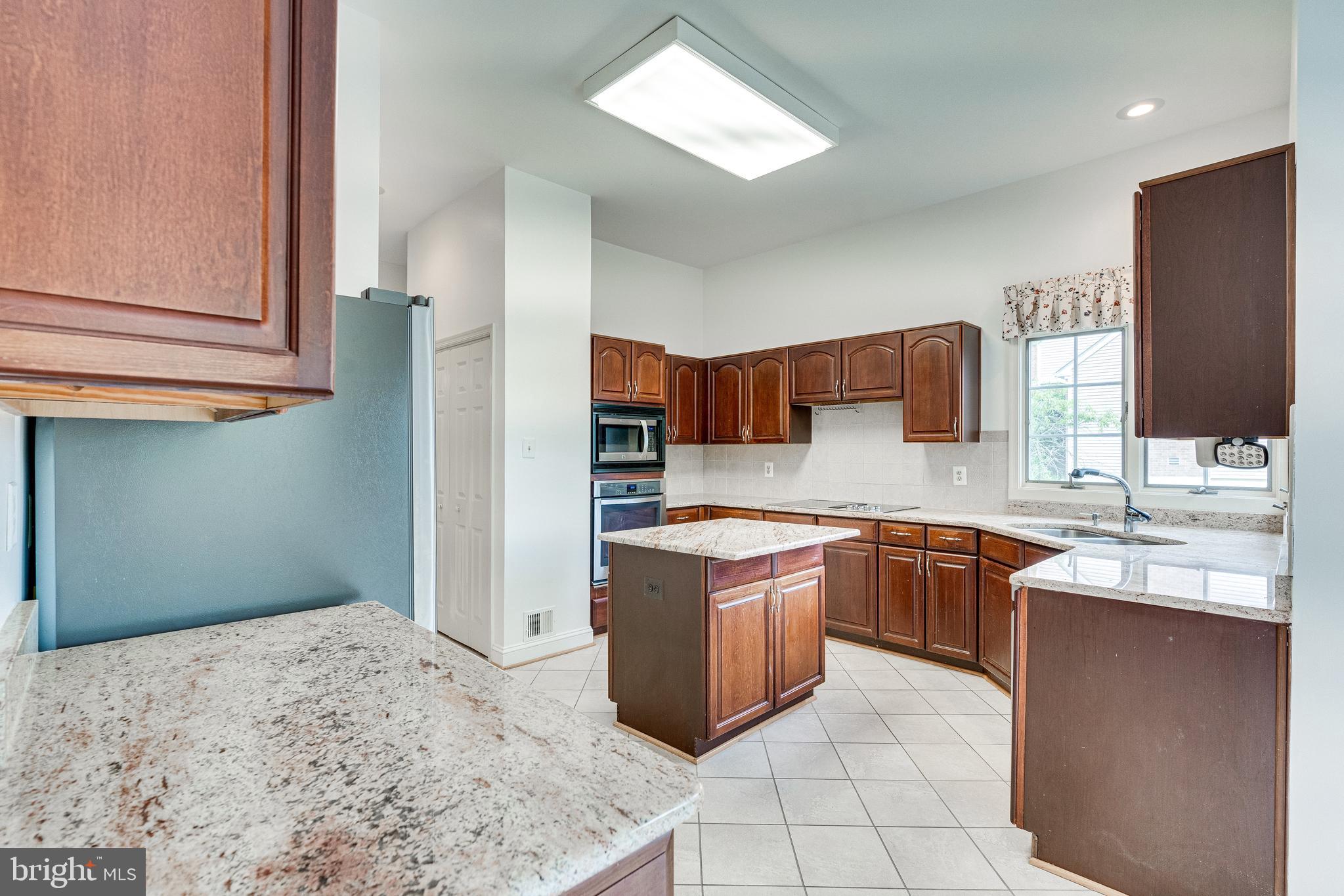 HAMPTON FOREST - Residential