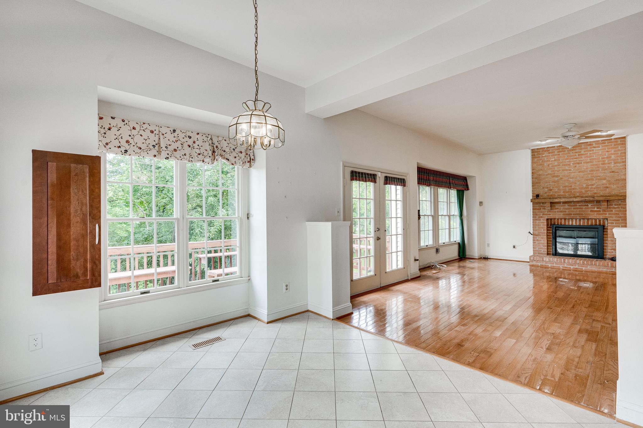 HAMPTON FOREST - Residential