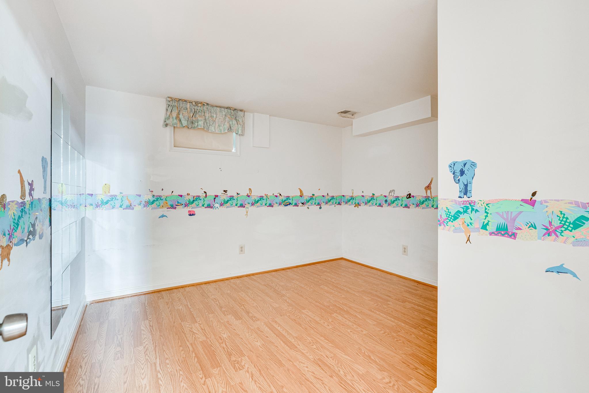 HAMPTON FOREST - Residential