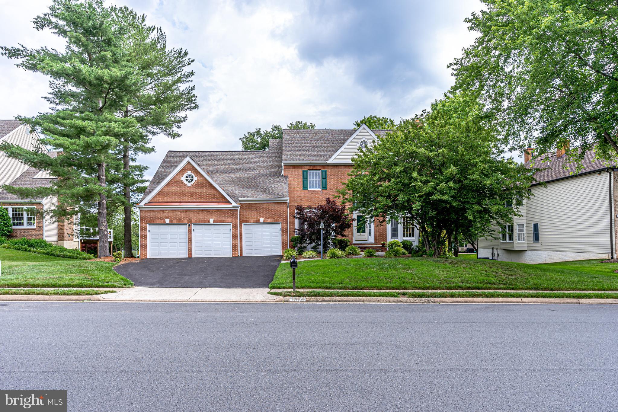 HAMPTON FOREST - Residential