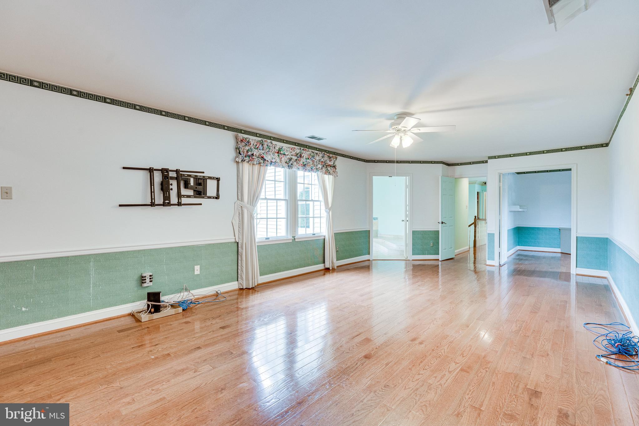 HAMPTON FOREST - Residential