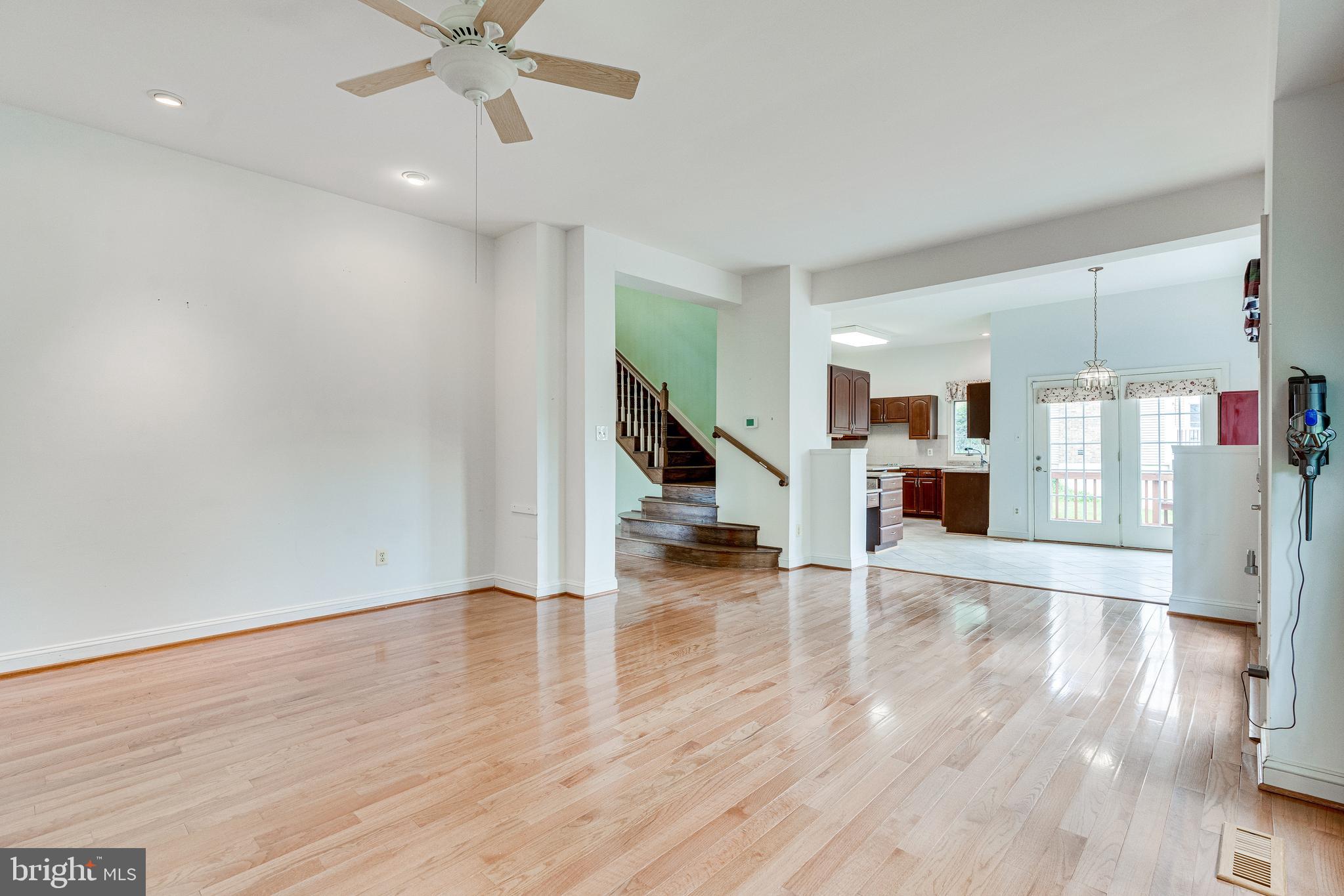 HAMPTON FOREST - Residential