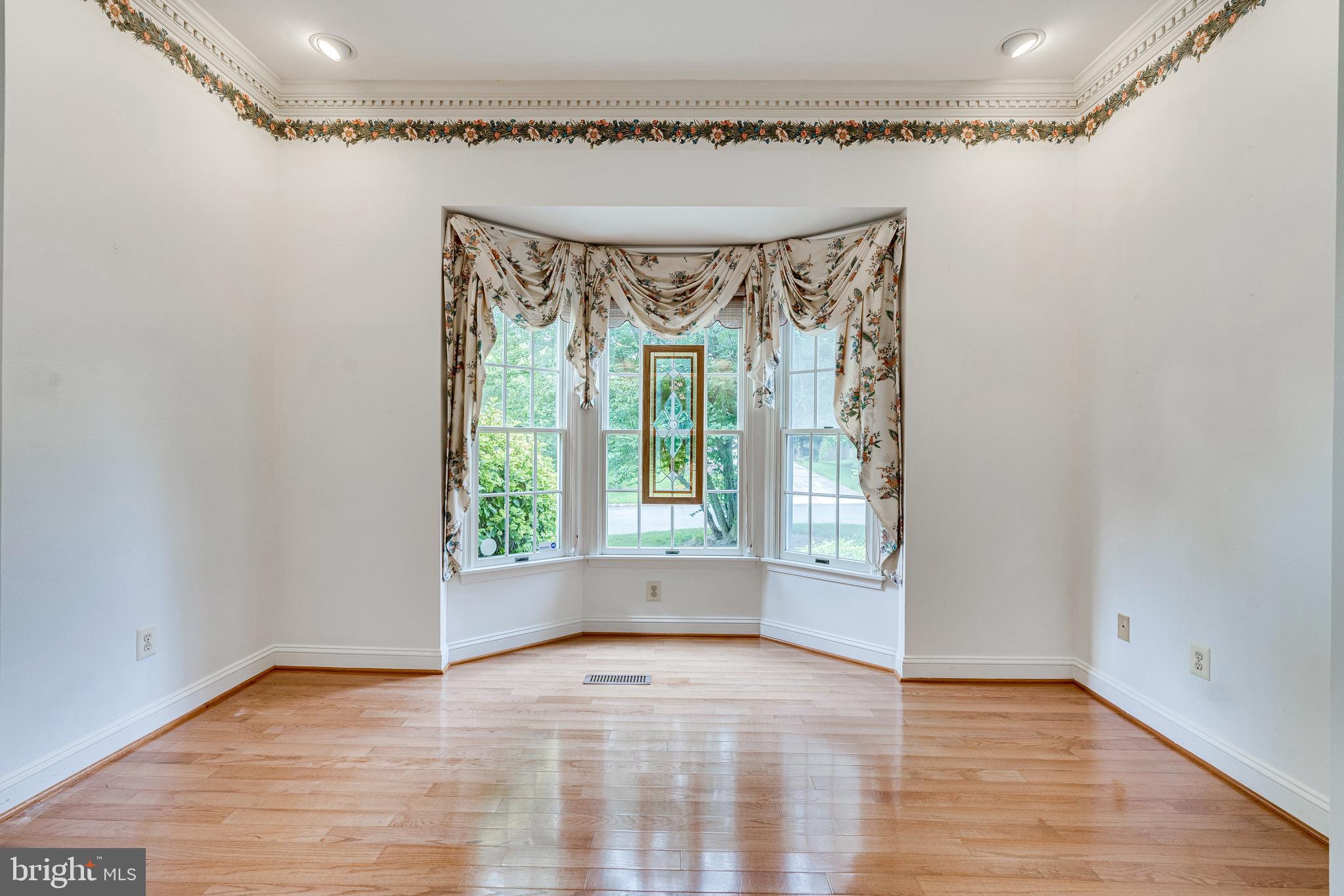 HAMPTON FOREST - Residential