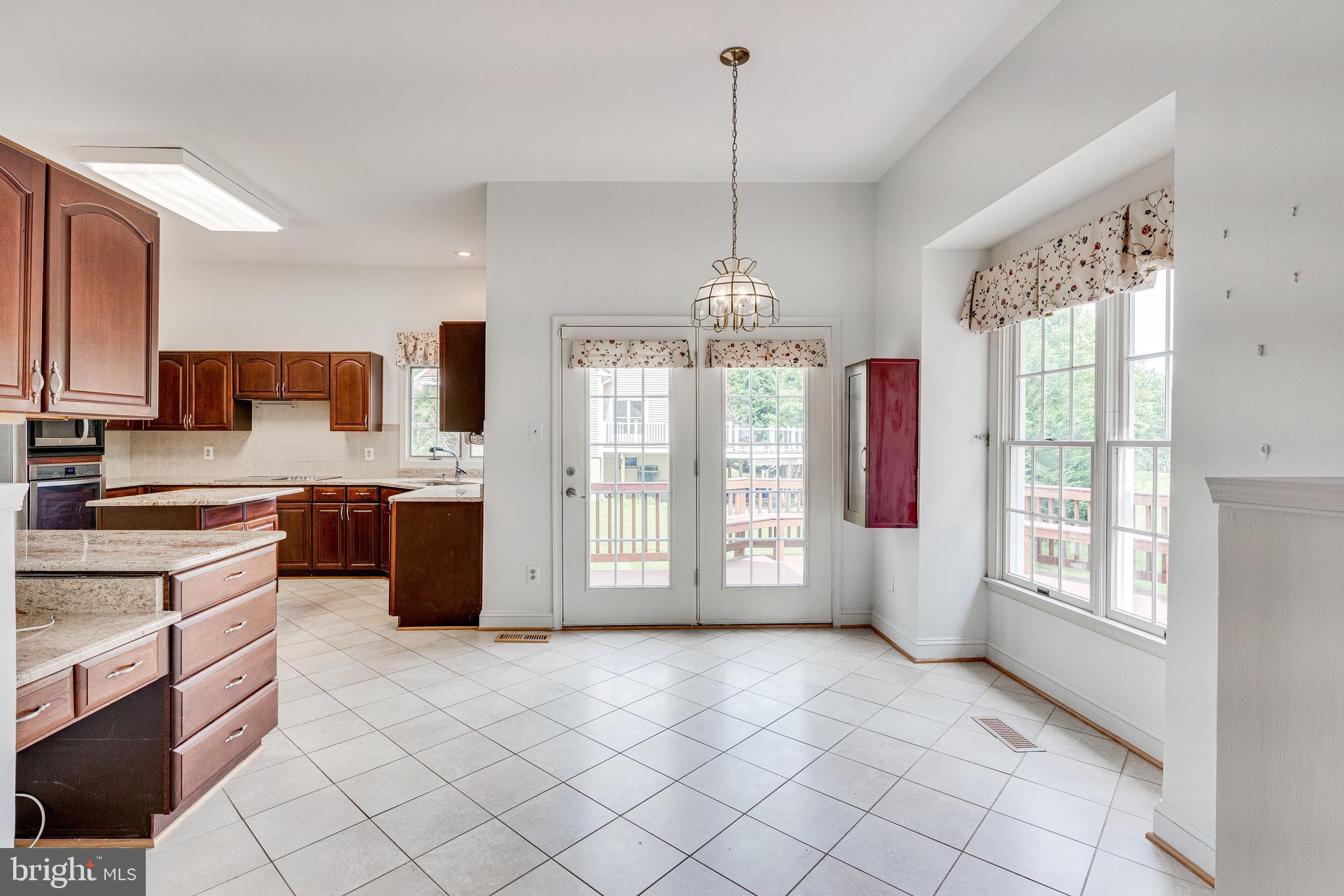 HAMPTON FOREST - Residential