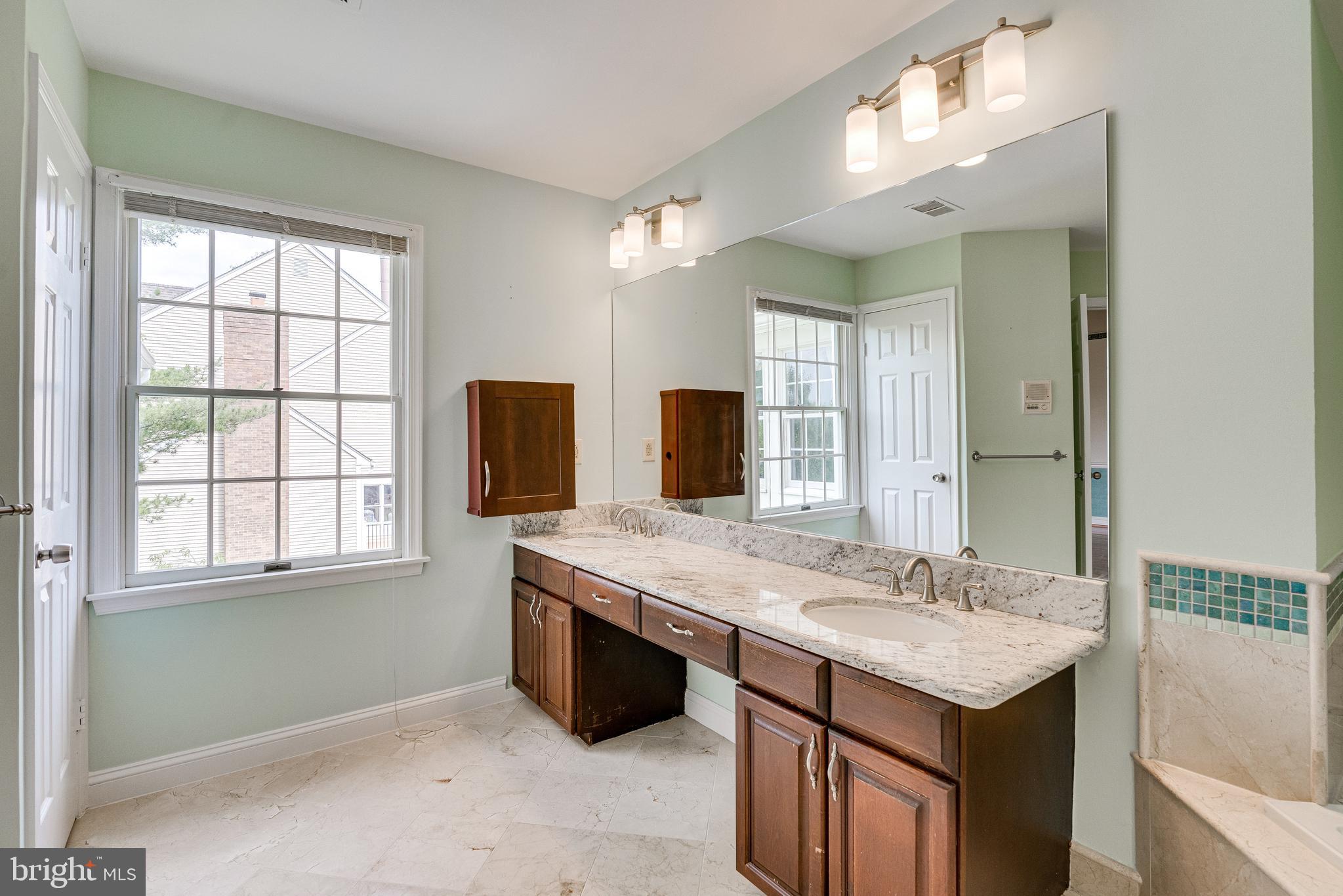 HAMPTON FOREST - Residential