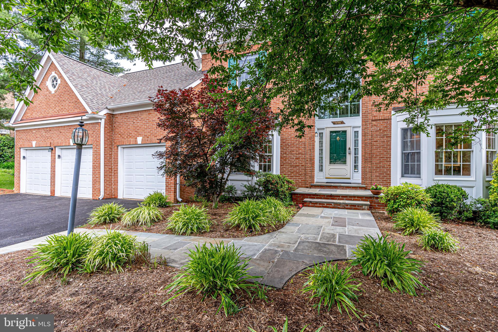 HAMPTON FOREST - Residential