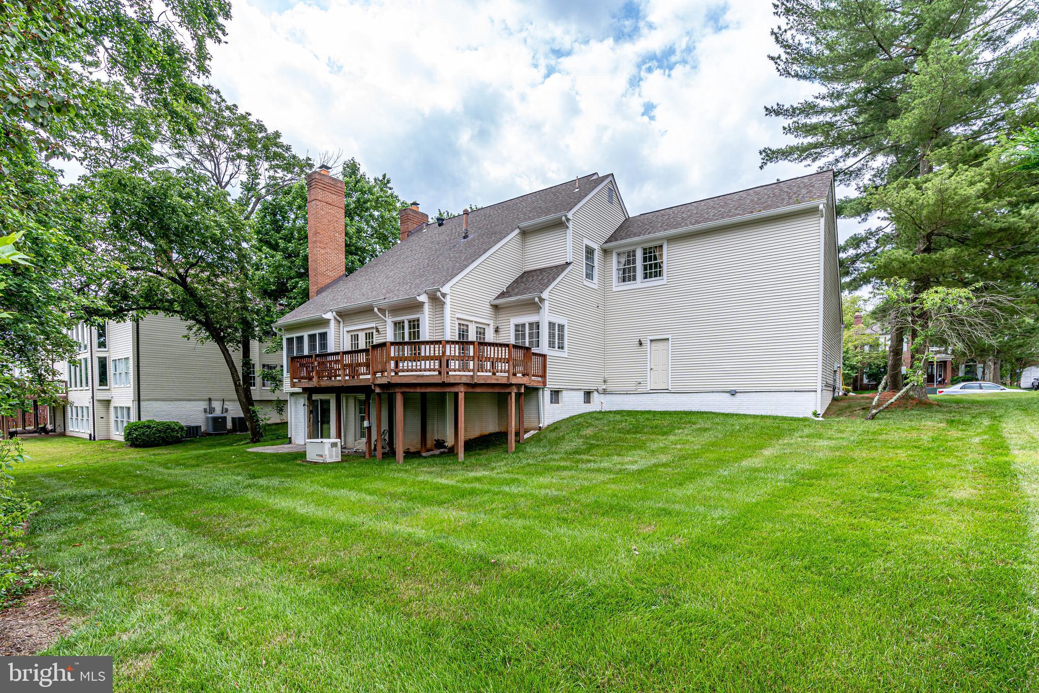 HAMPTON FOREST - Residential