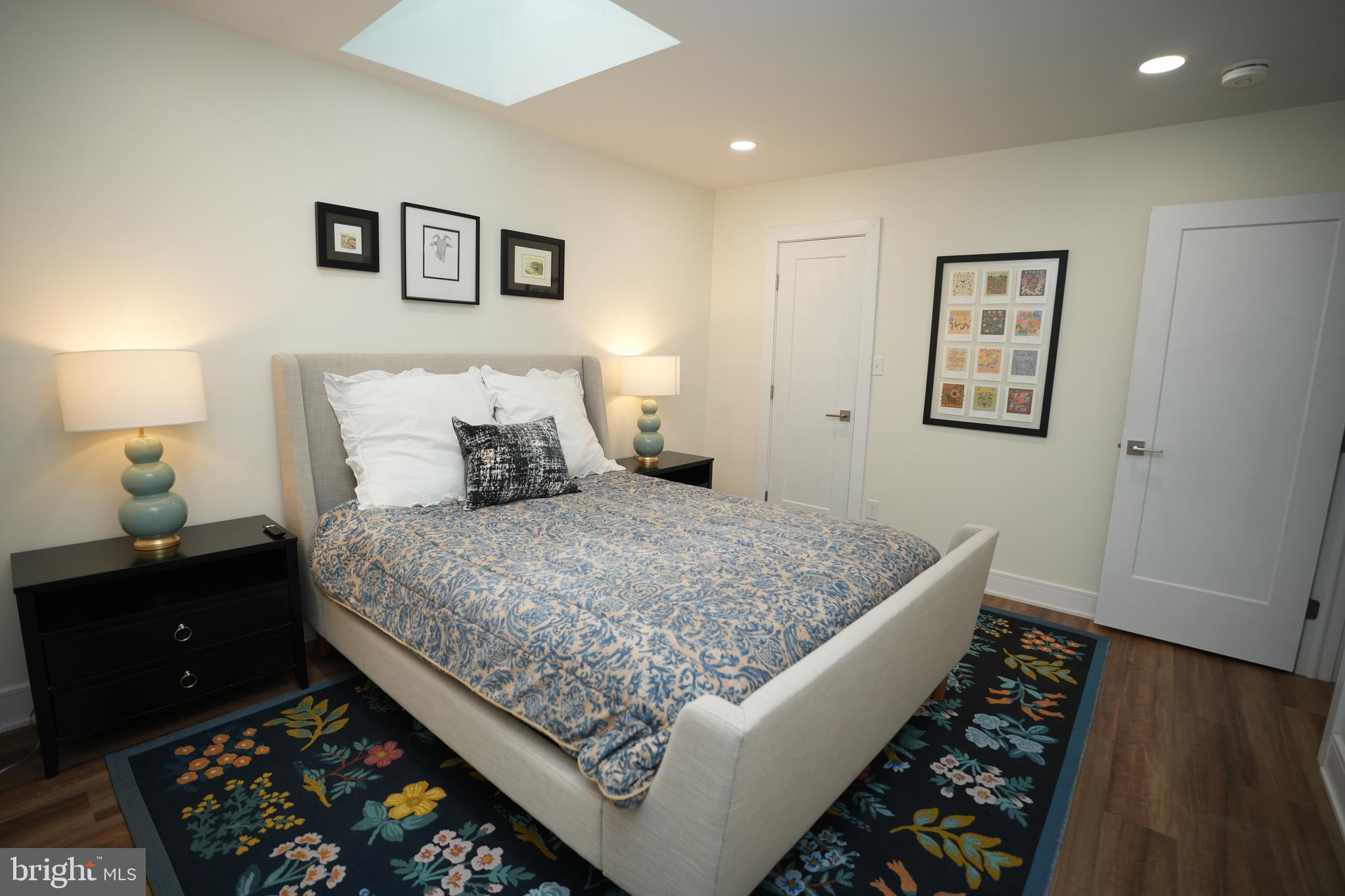 SOCIETY HILL - Residential