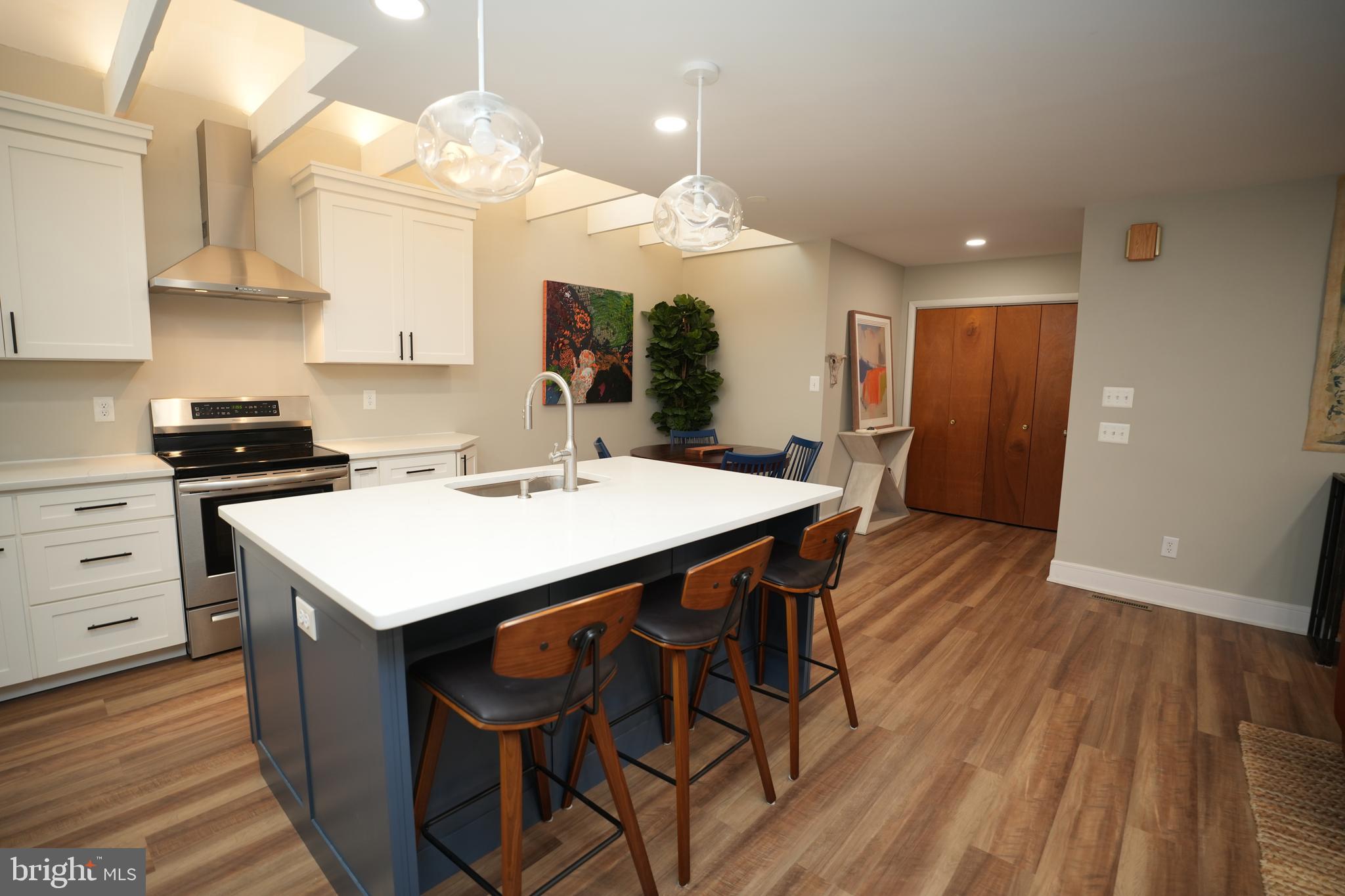 SOCIETY HILL - Residential