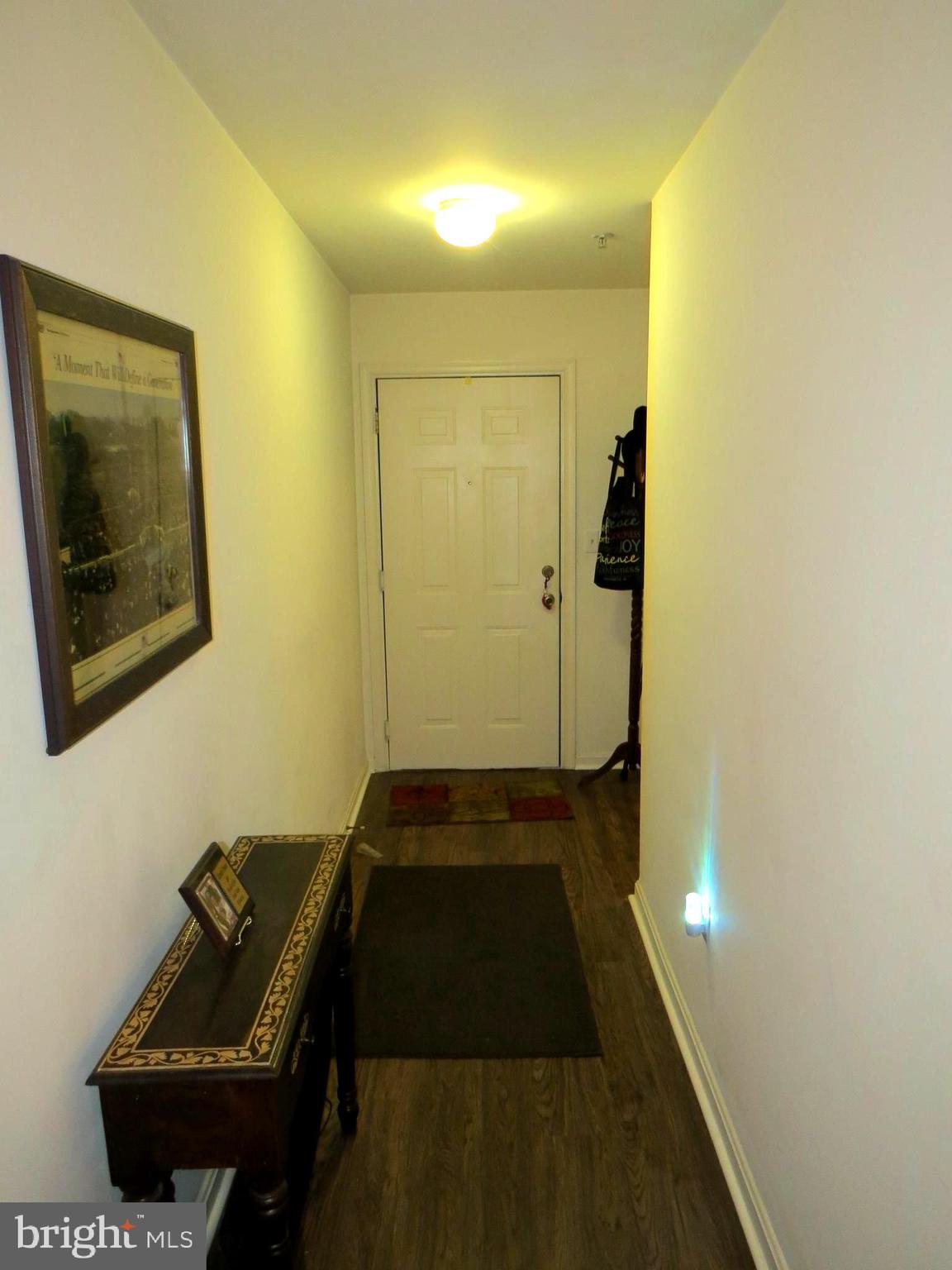 CROMWELL FOUNTAIN - Residential