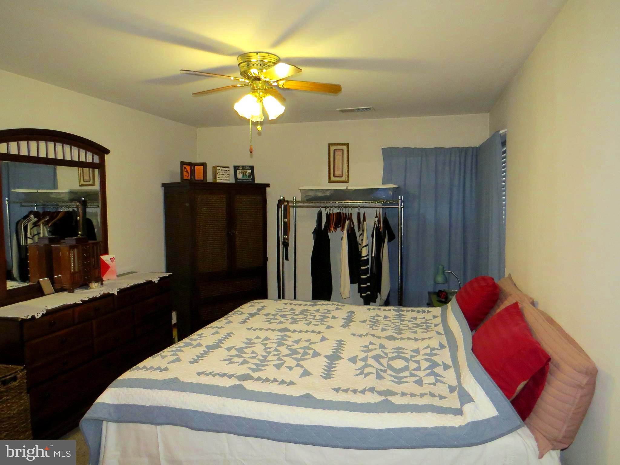 CROMWELL FOUNTAIN - Residential