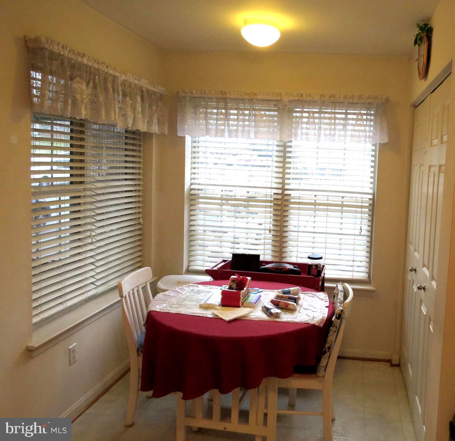 CROMWELL FOUNTAIN - Residential