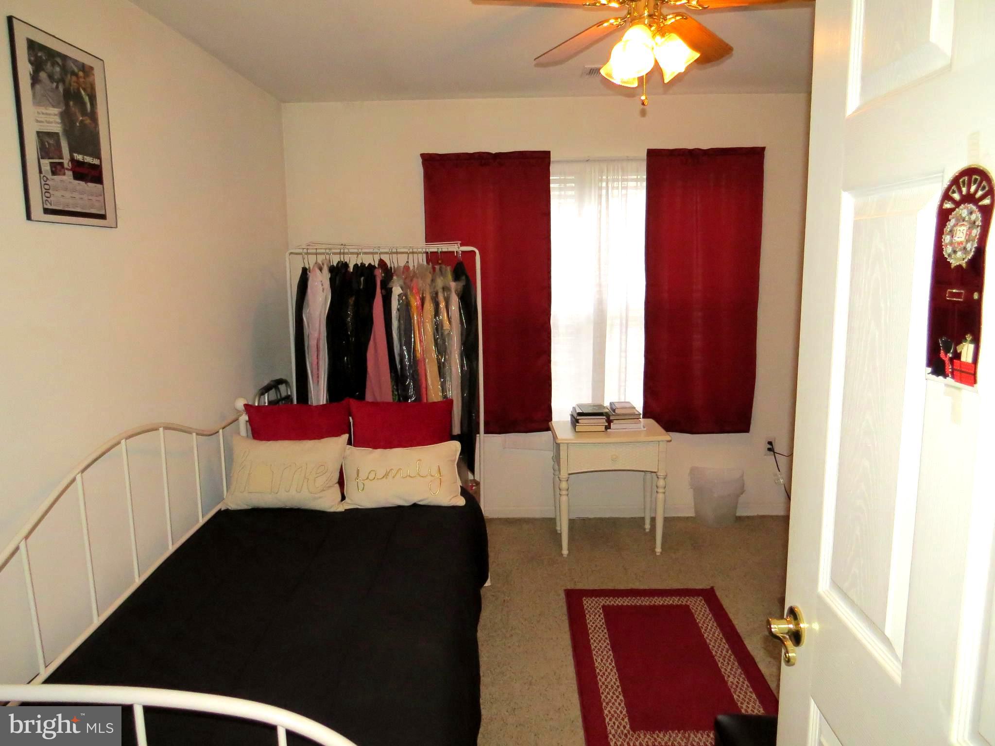 CROMWELL FOUNTAIN - Residential