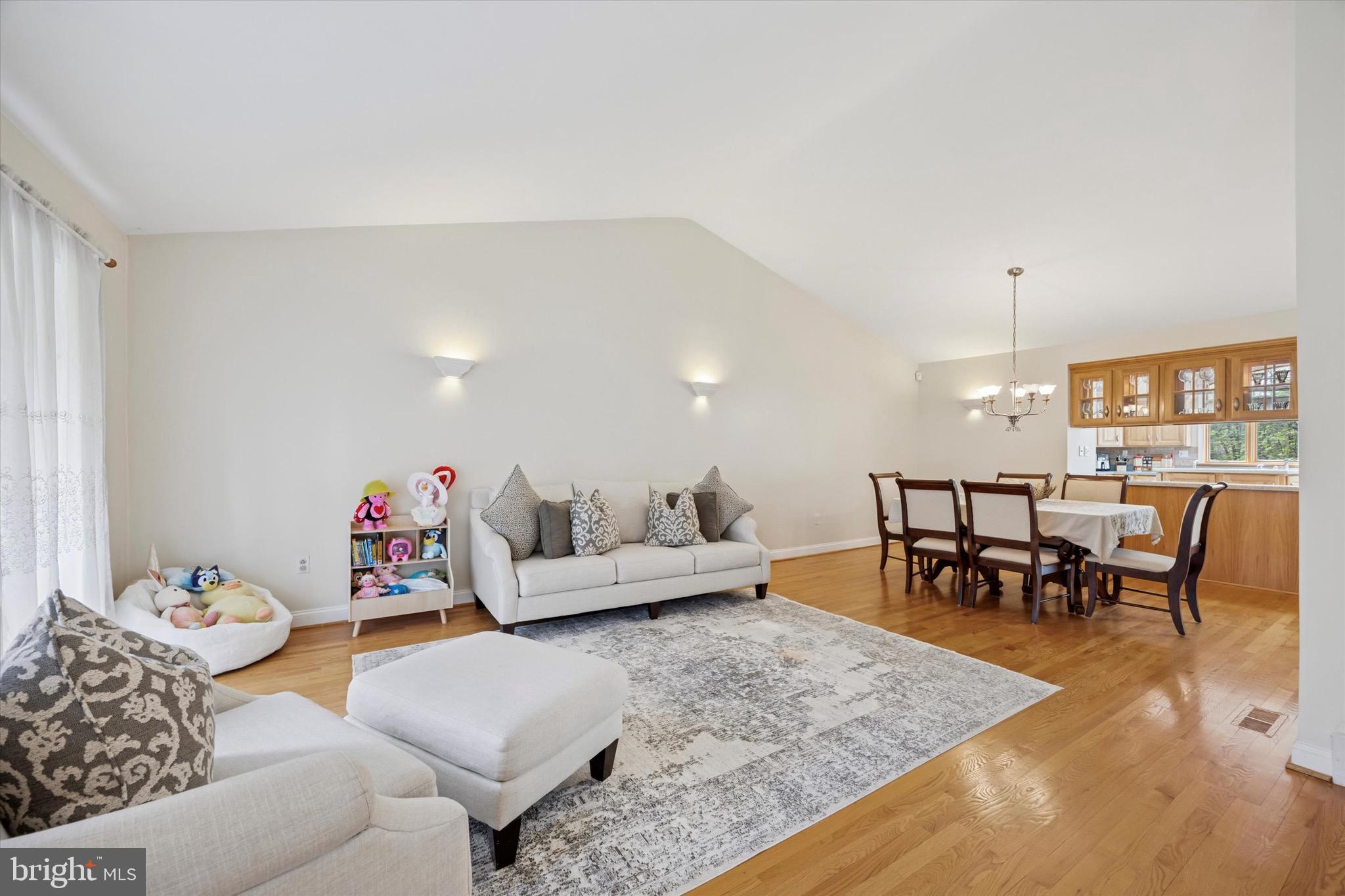 722 OAK TERRACE DRIVE