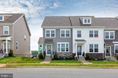 Townhouse For Rent - 2009 Twisted Oak Place<br/> HANOVER, MD 21076