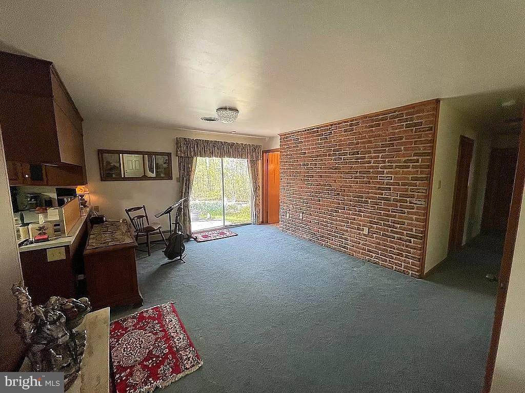 PEYTON PLACE - Residential