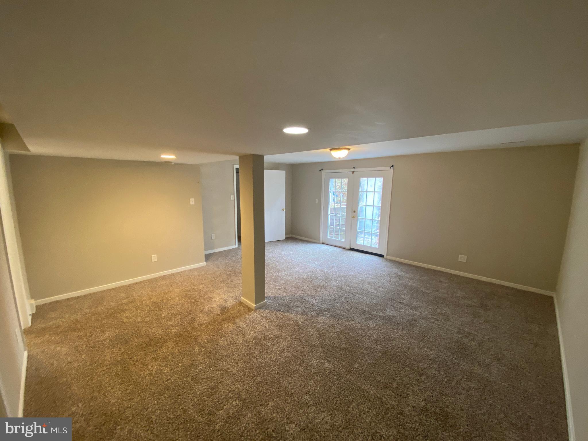 LAKE LAND - Residential Lease