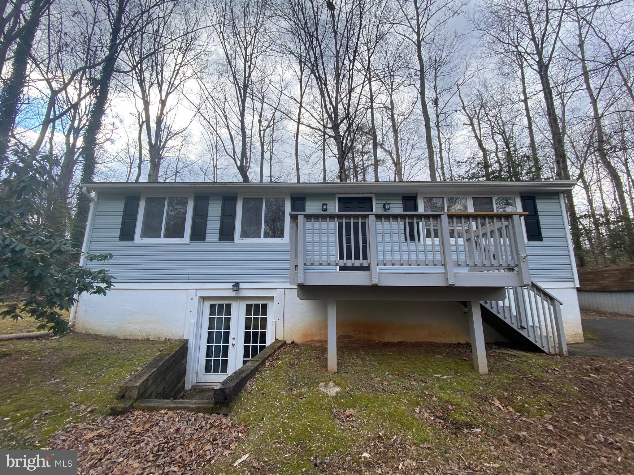 LAKE LAND - Residential Lease