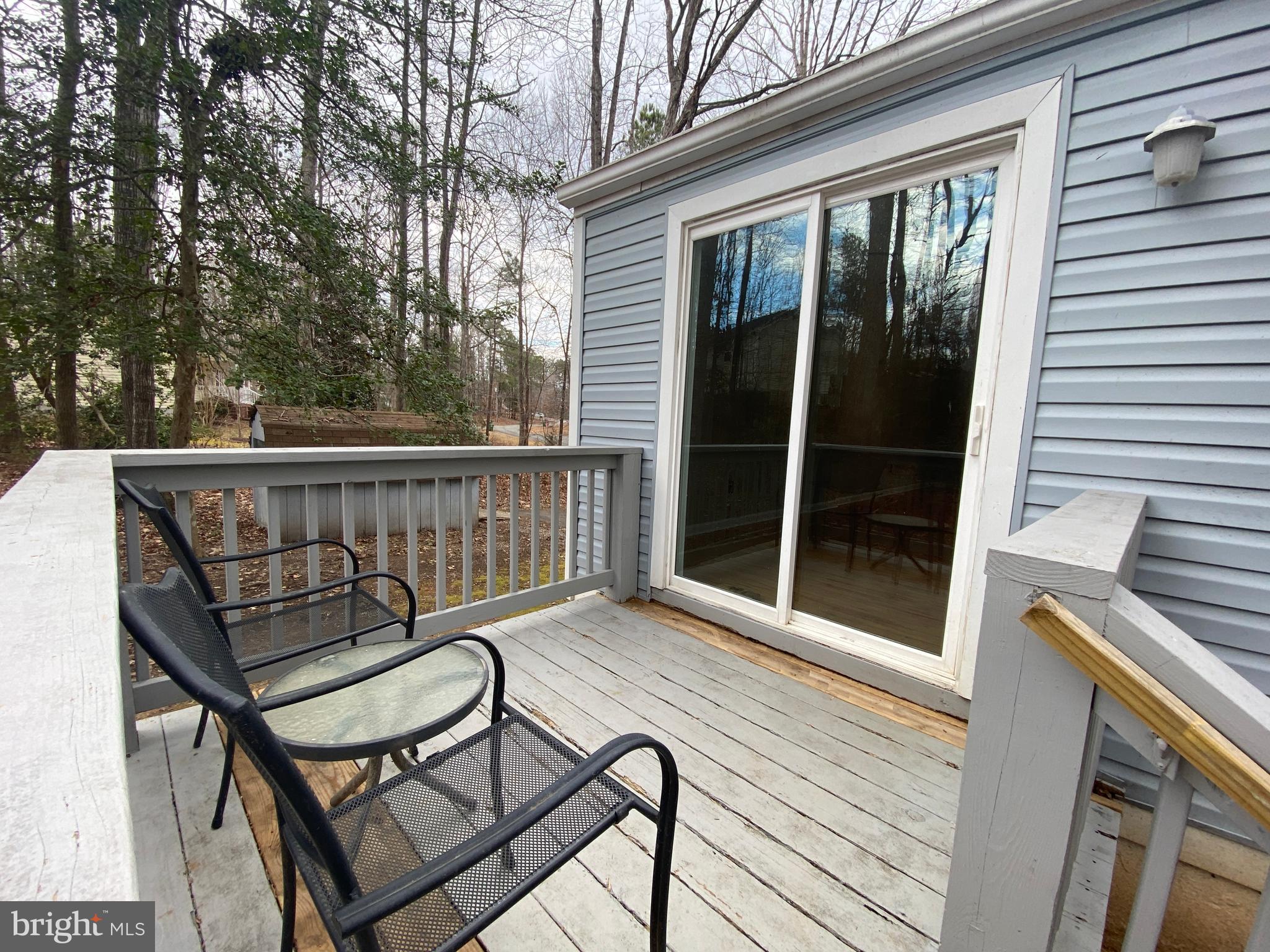 LAKE LAND - Residential Lease