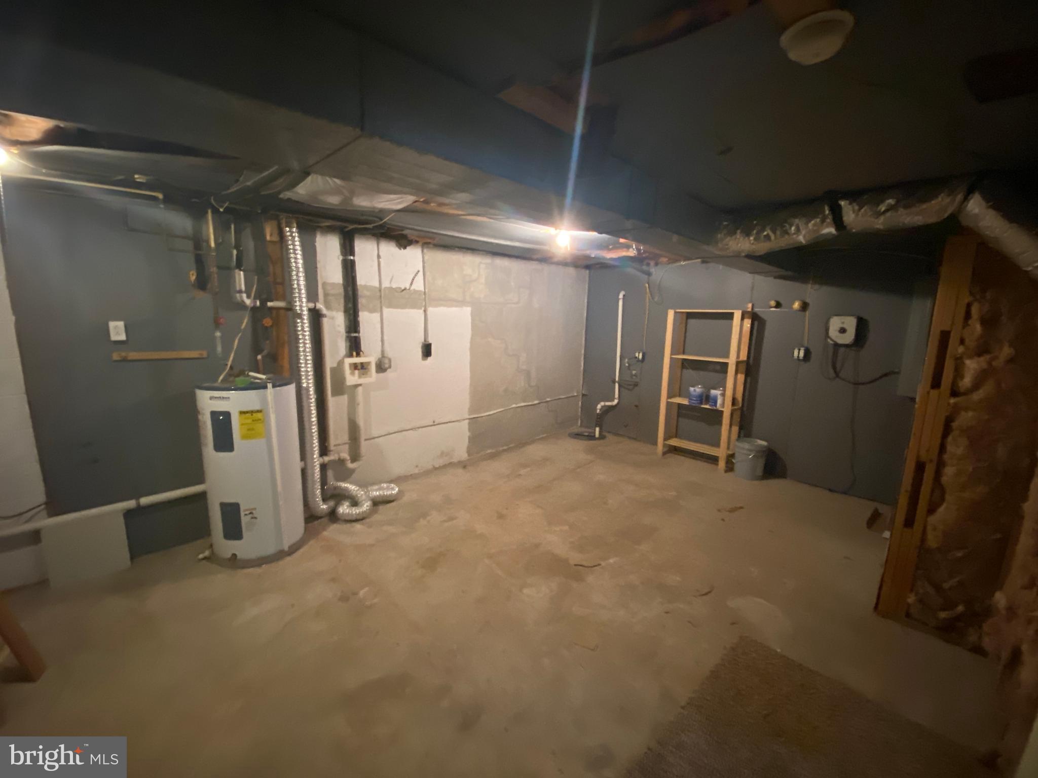 LAKE LAND - Residential Lease