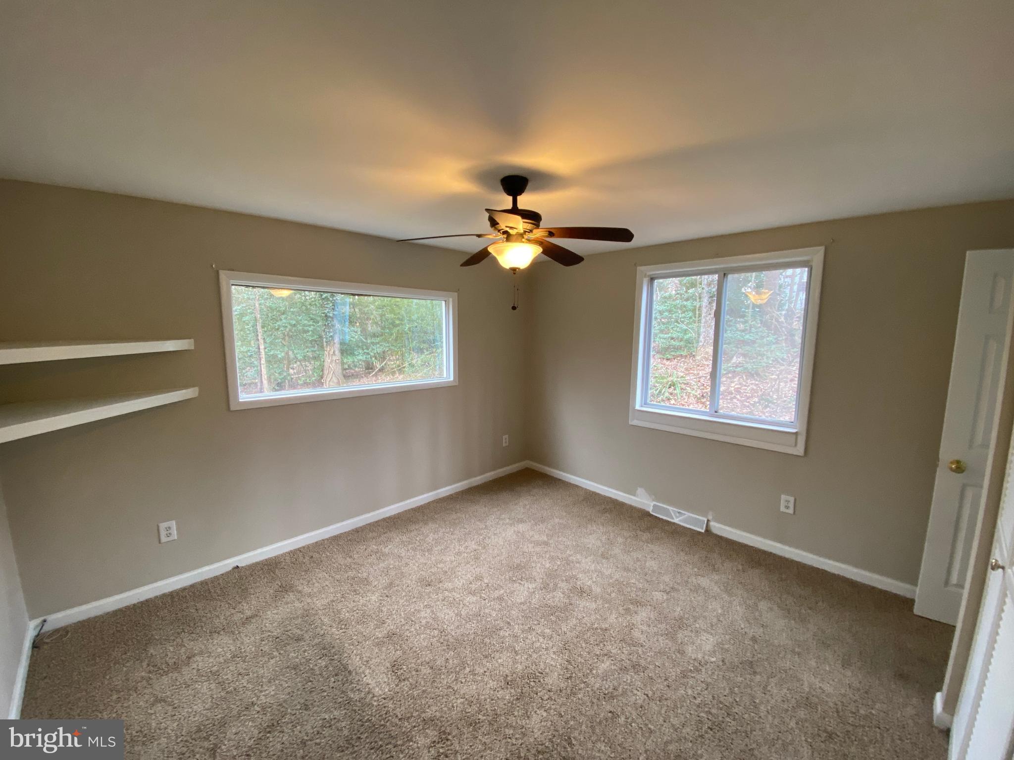 LAKE LAND - Residential Lease