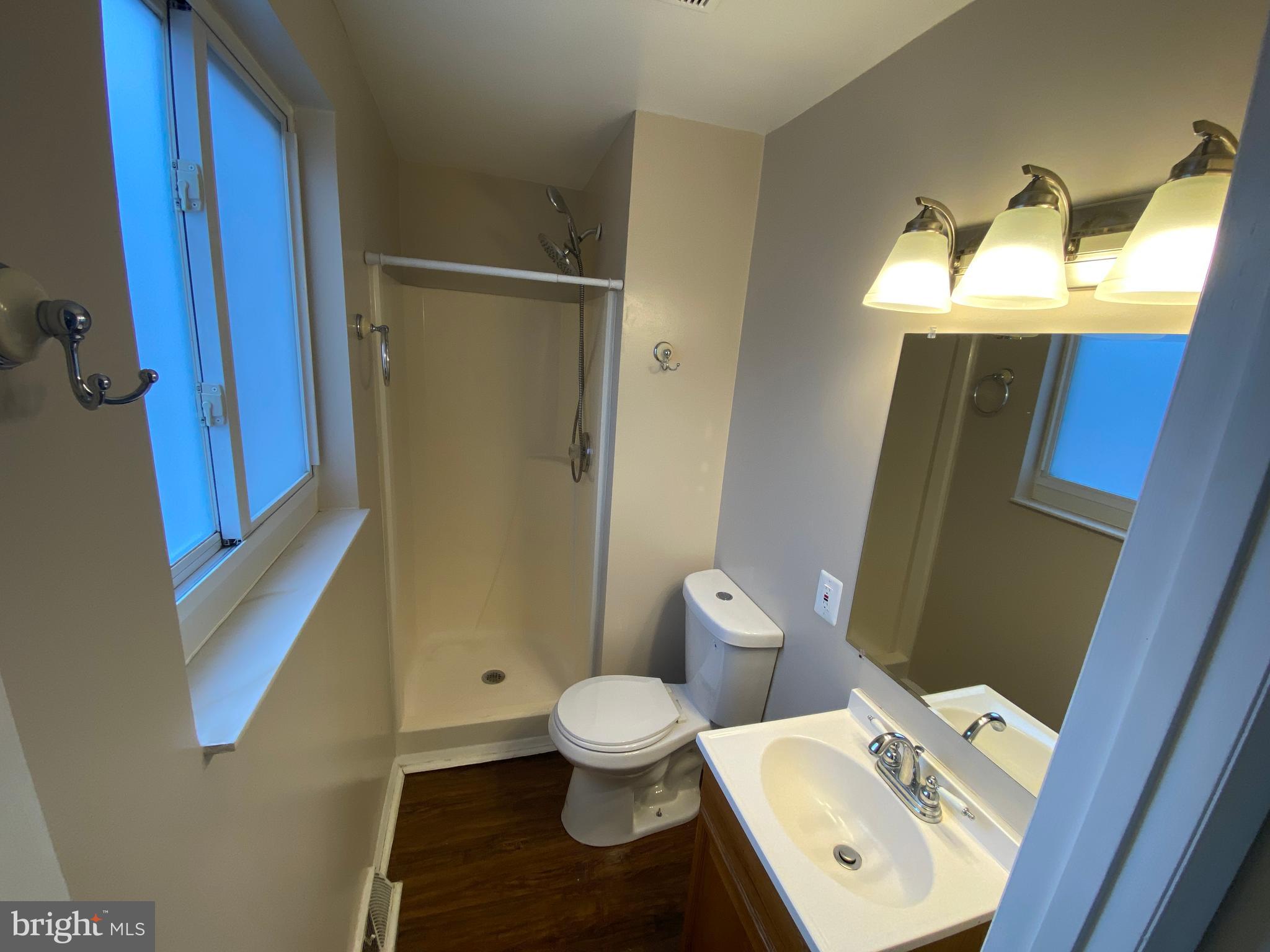 LAKE LAND - Residential Lease