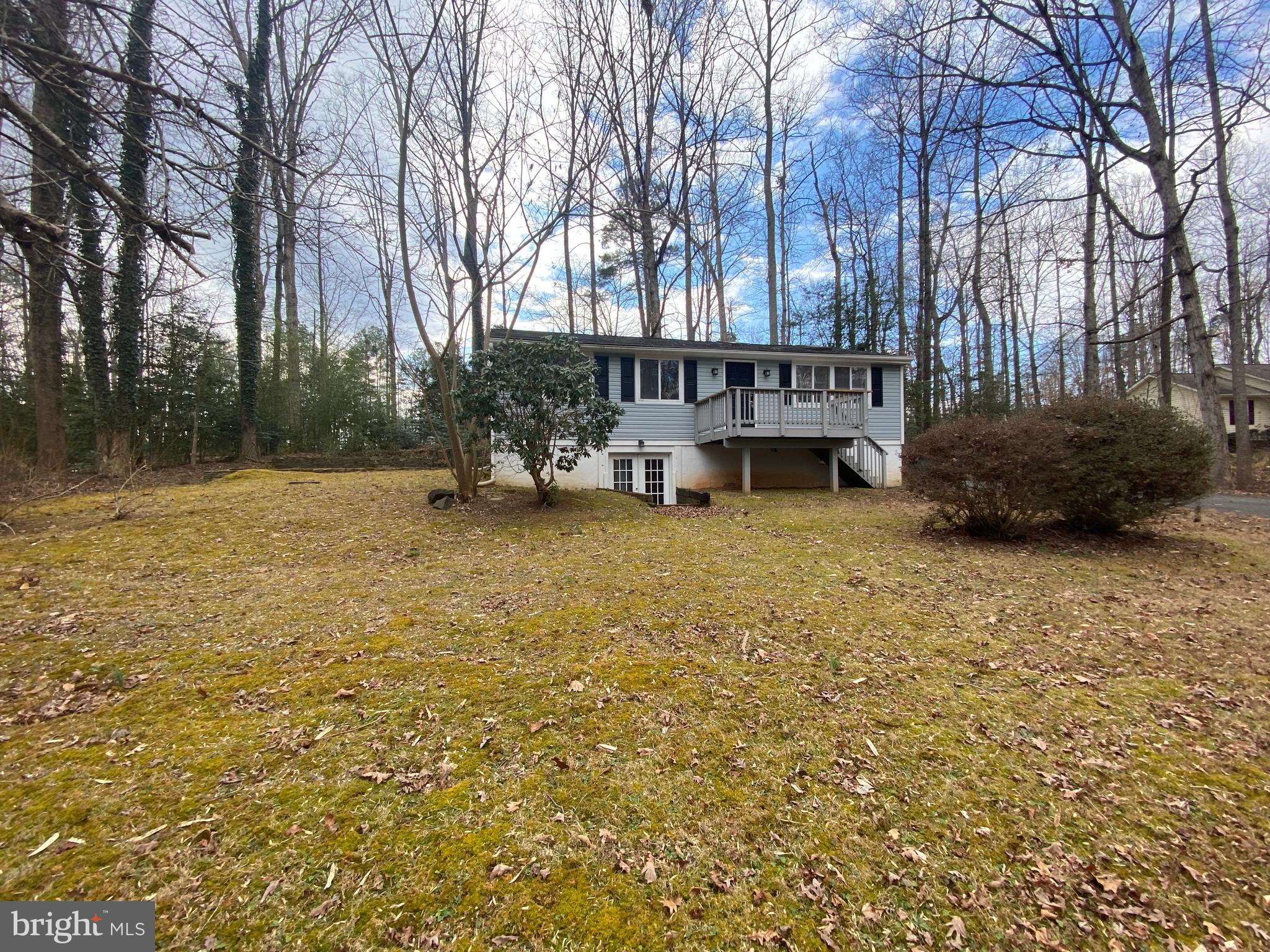 LAKE LAND - Residential Lease