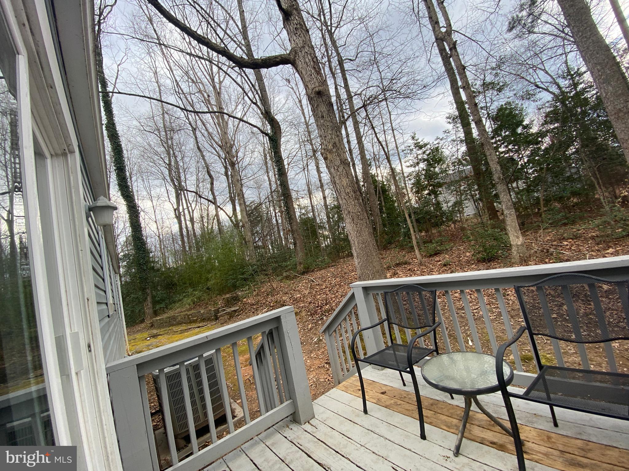 LAKE LAND - Residential Lease