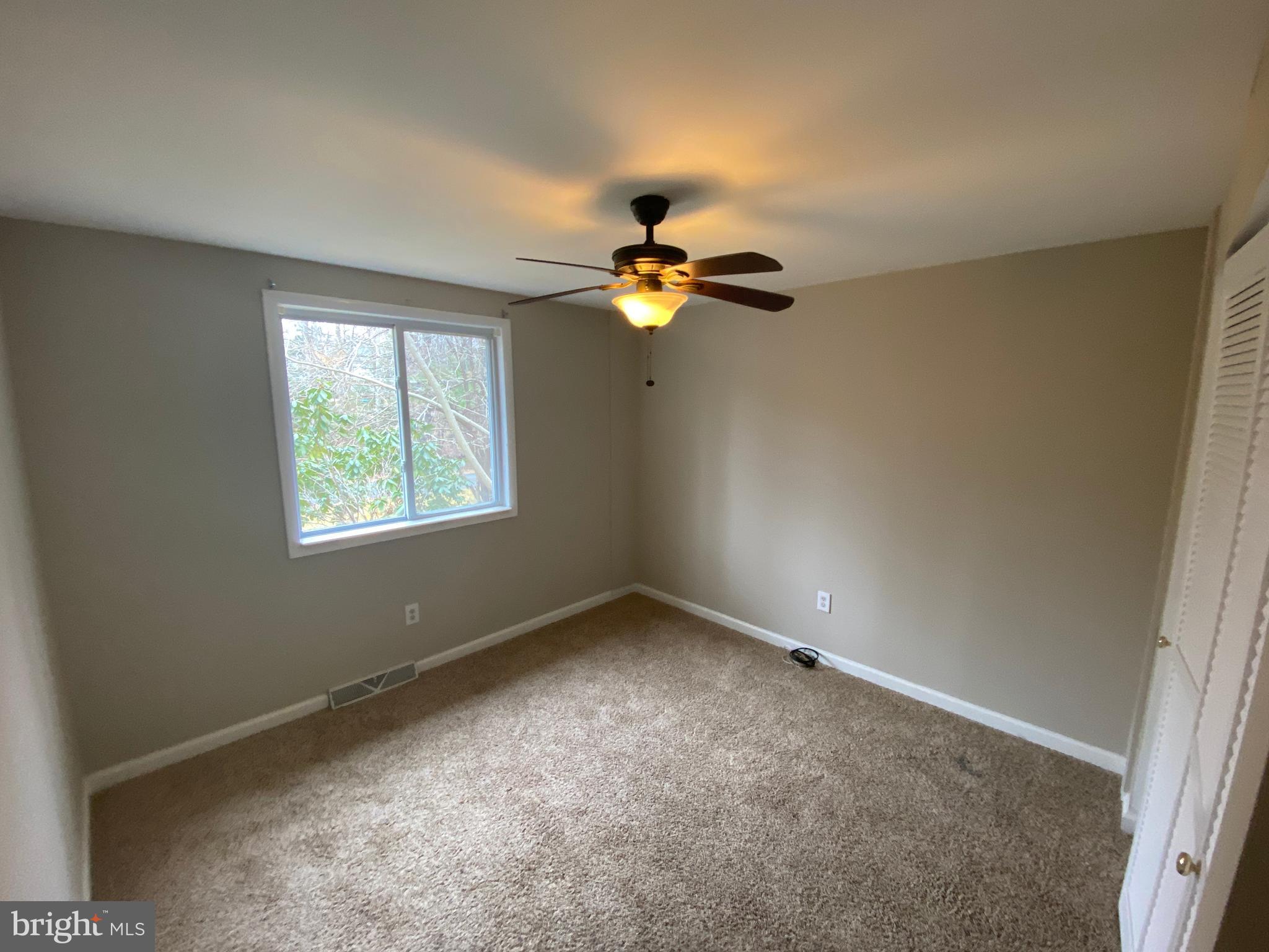 LAKE LAND - Residential Lease