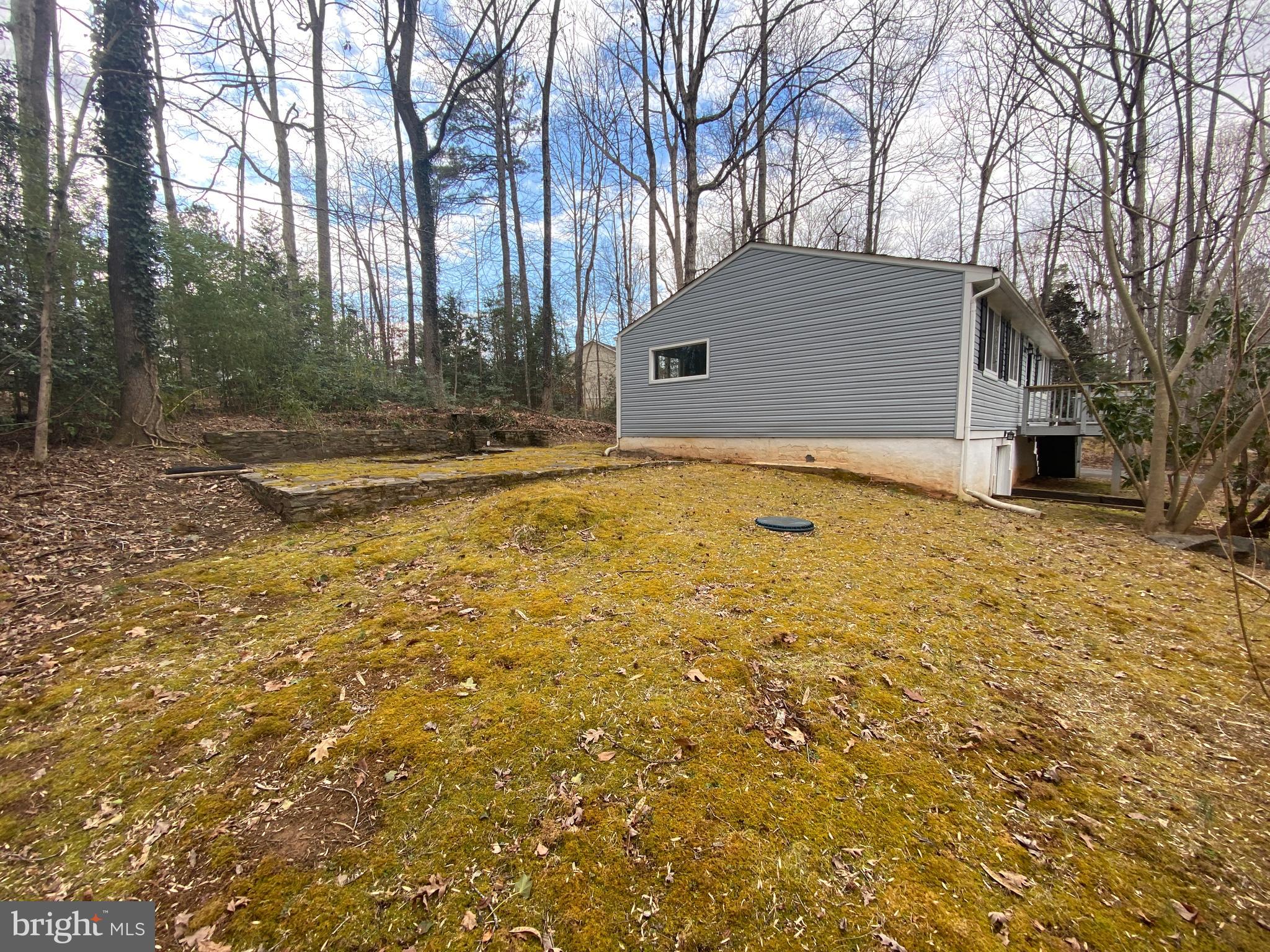 LAKE LAND - Residential Lease