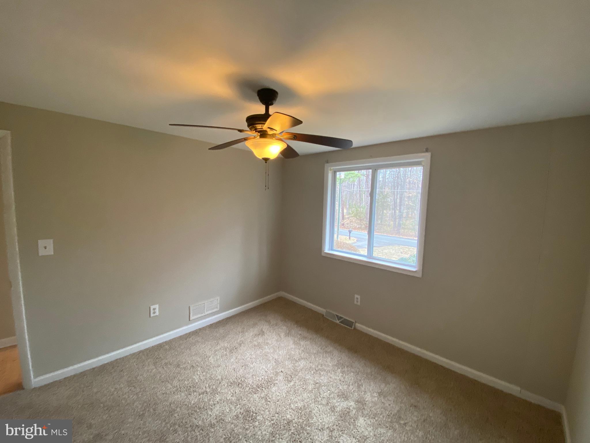 LAKE LAND - Residential Lease